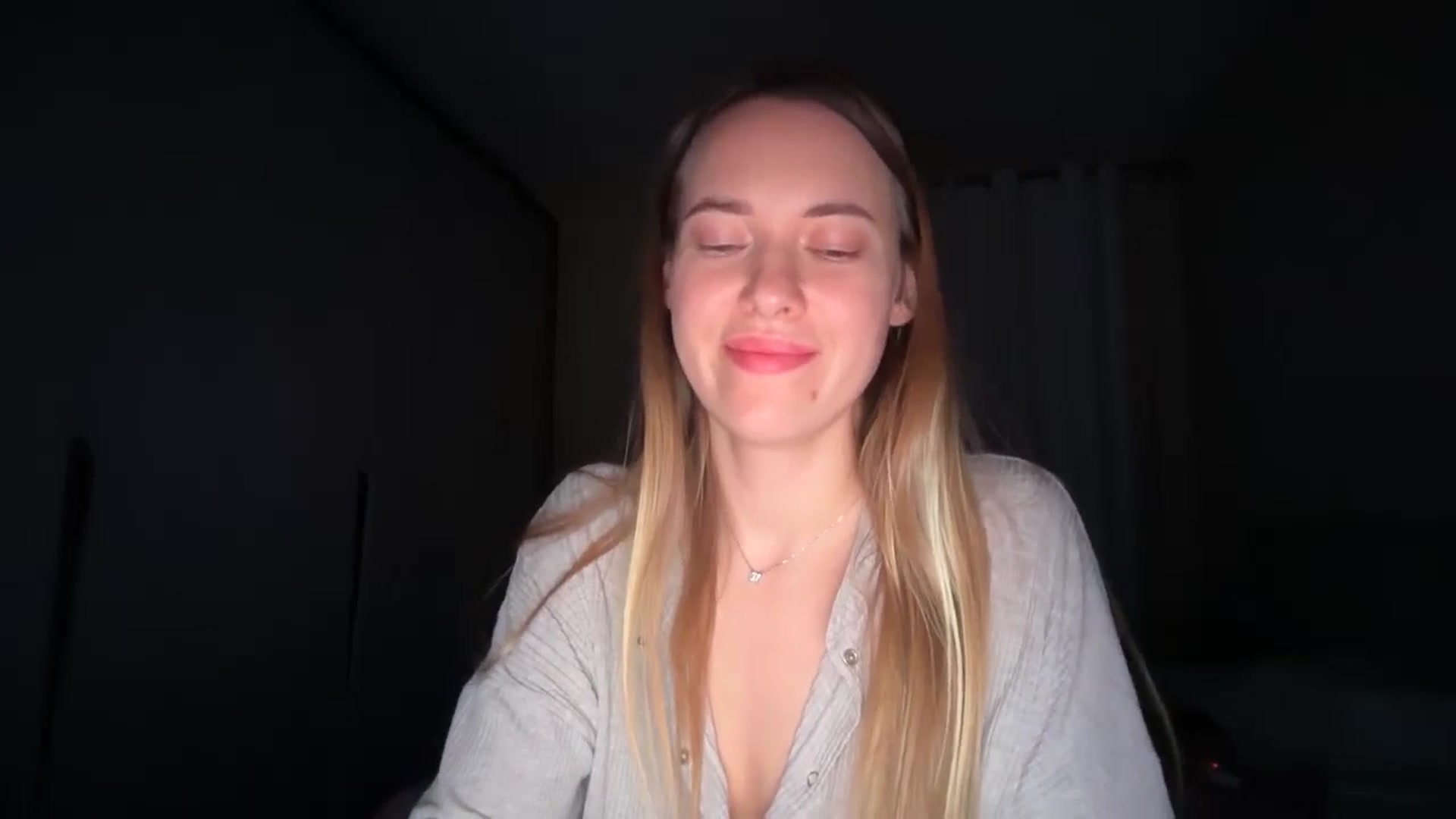 Gallery image thumbnail from SkySunFlower's myfreecams stream on, 01/27/2026, 03:13 image 18 of 20
