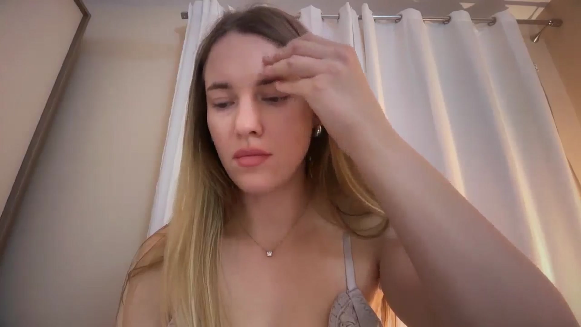 Gallery image thumbnail from SkySunFlower's myfreecams stream on, 01/27/2026, 23:02 image 19 of 20