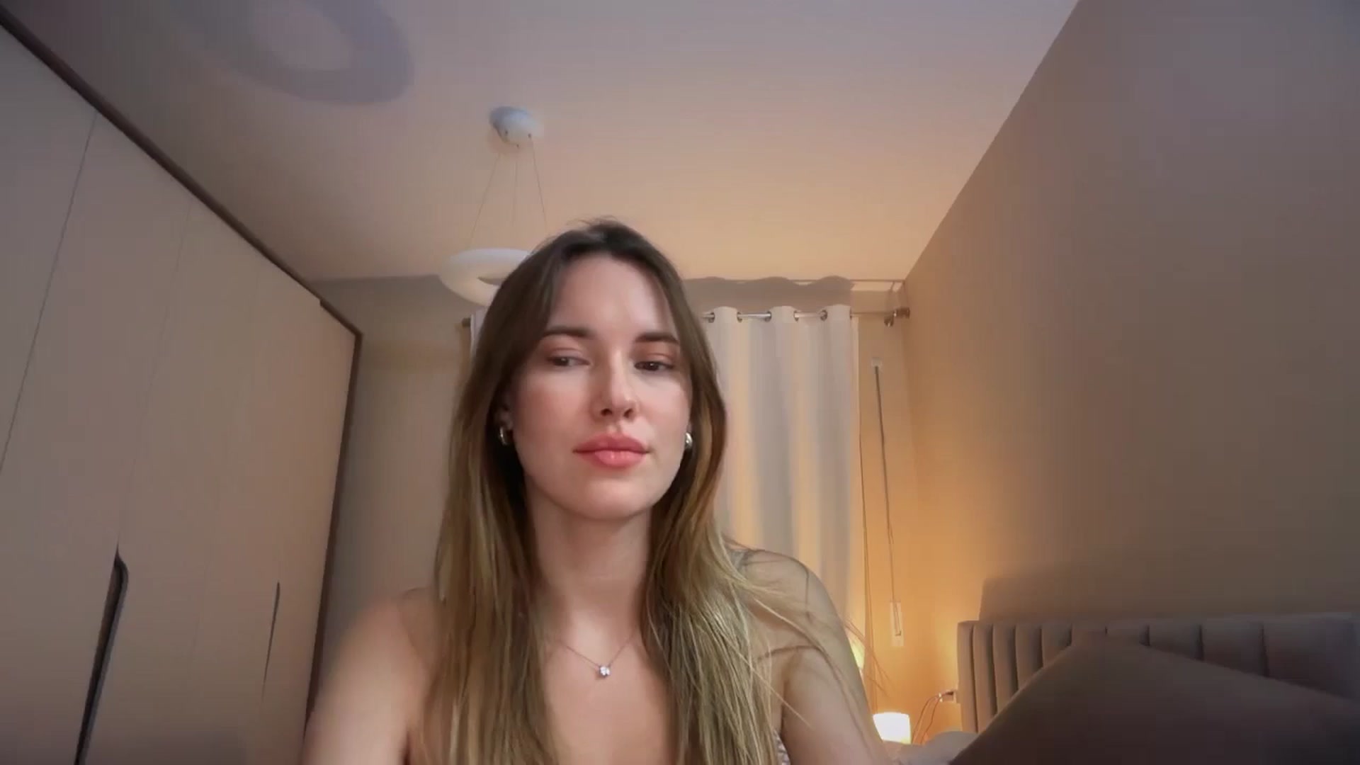 Gallery image thumbnail from SkySunFlower's myfreecams stream on, 01/29/2026, 24:59 image 17 of 20