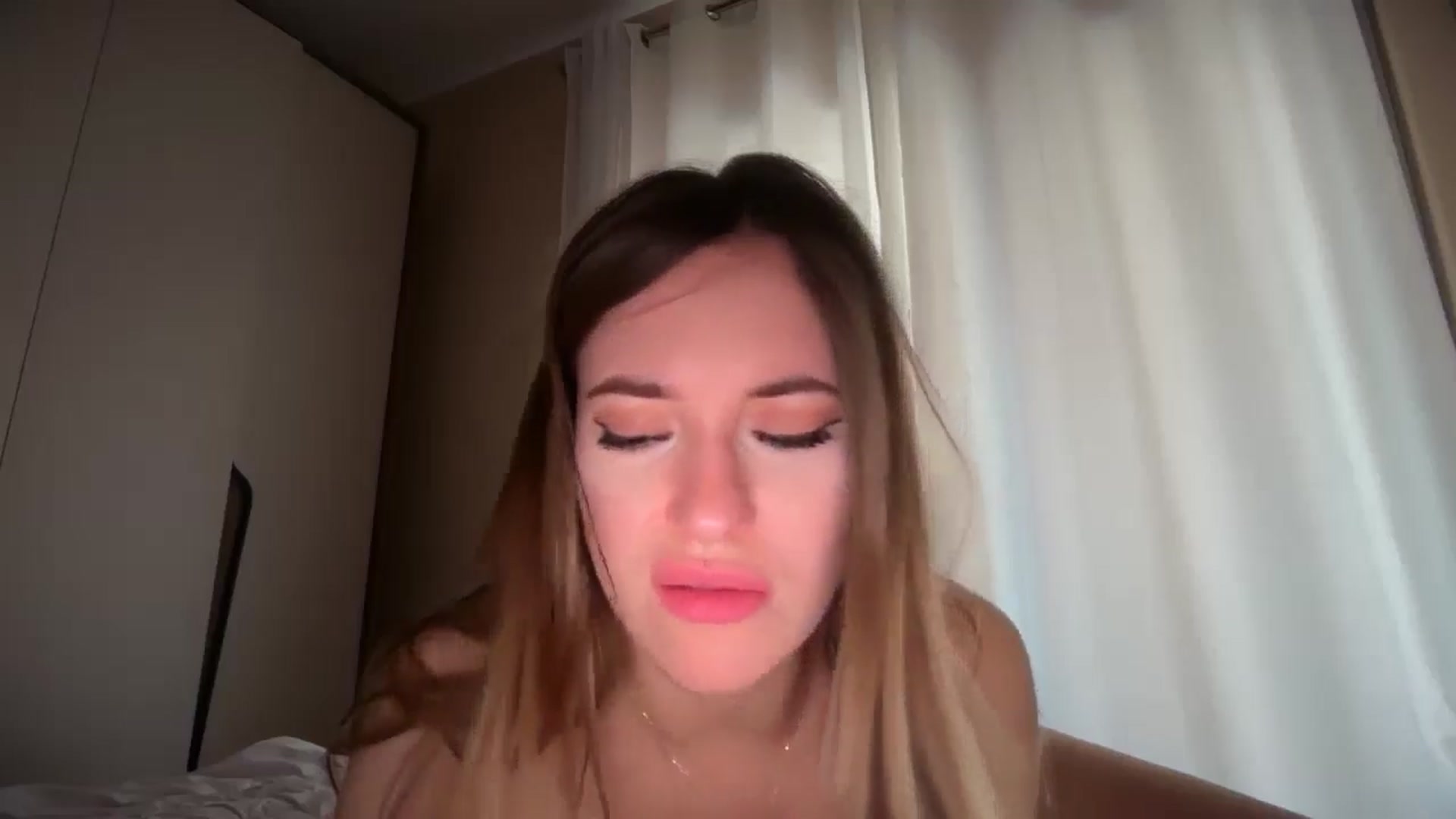 Gallery image thumbnail from SkySunFlower's myfreecams stream on, 02/01/2026, 08:47 image 4 of 20
