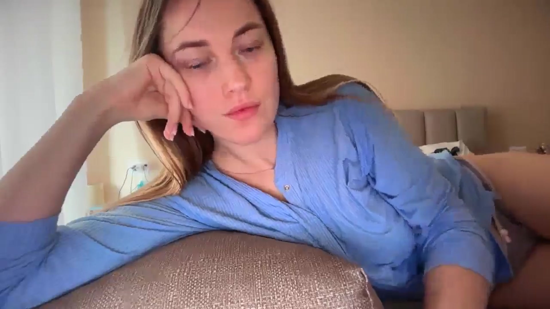 Gallery image thumbnail from SkySunFlower's myfreecams stream on, 03/03/2026, 15:03 image 3 of 20
