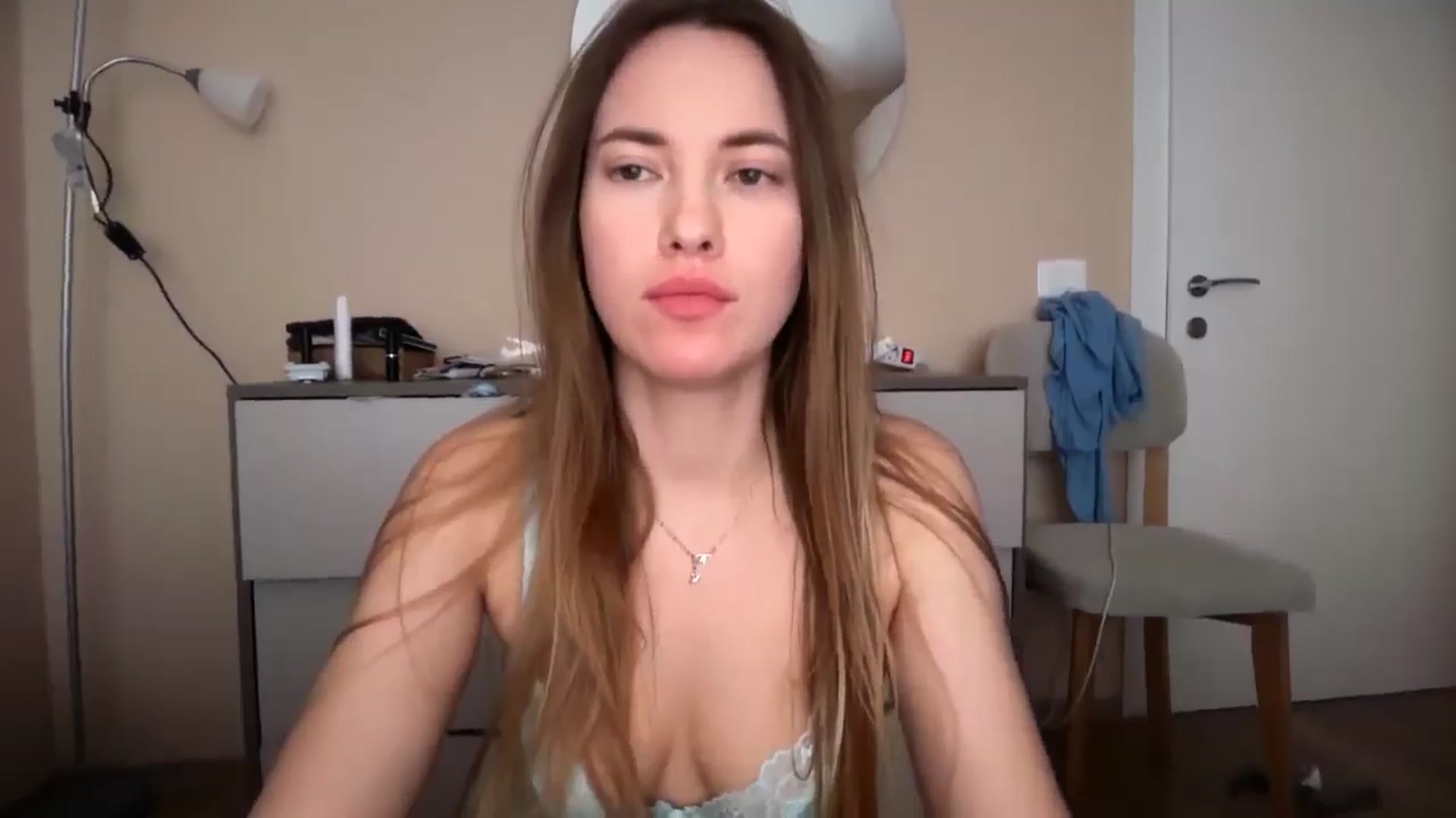 Gallery image thumbnail from SkySunFlower's myfreecams stream on, 03/04/2026, 11:59 image 7 of 20