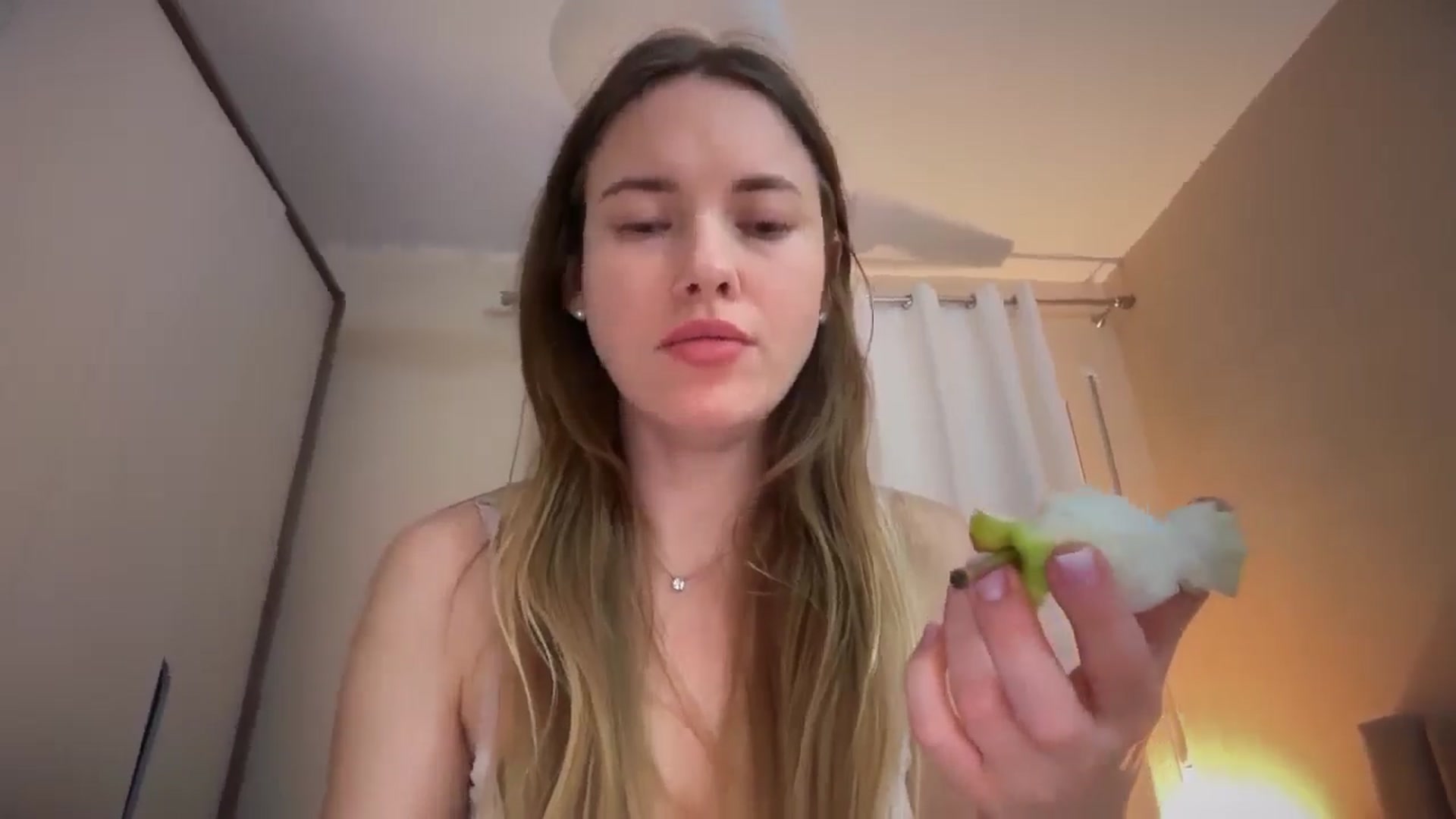 Gallery image thumbnail from SkySunFlower's myfreecams stream on, 03/05/2026, 02:49 image 5 of 20