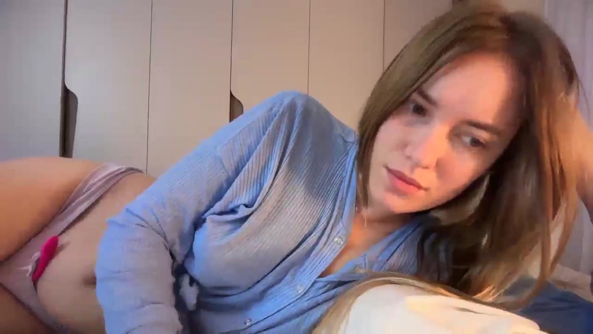 Gallery image thumbnail from SkySunFlower's myfreecams stream on, 03/09/2026, 03:52 image 5 of 20