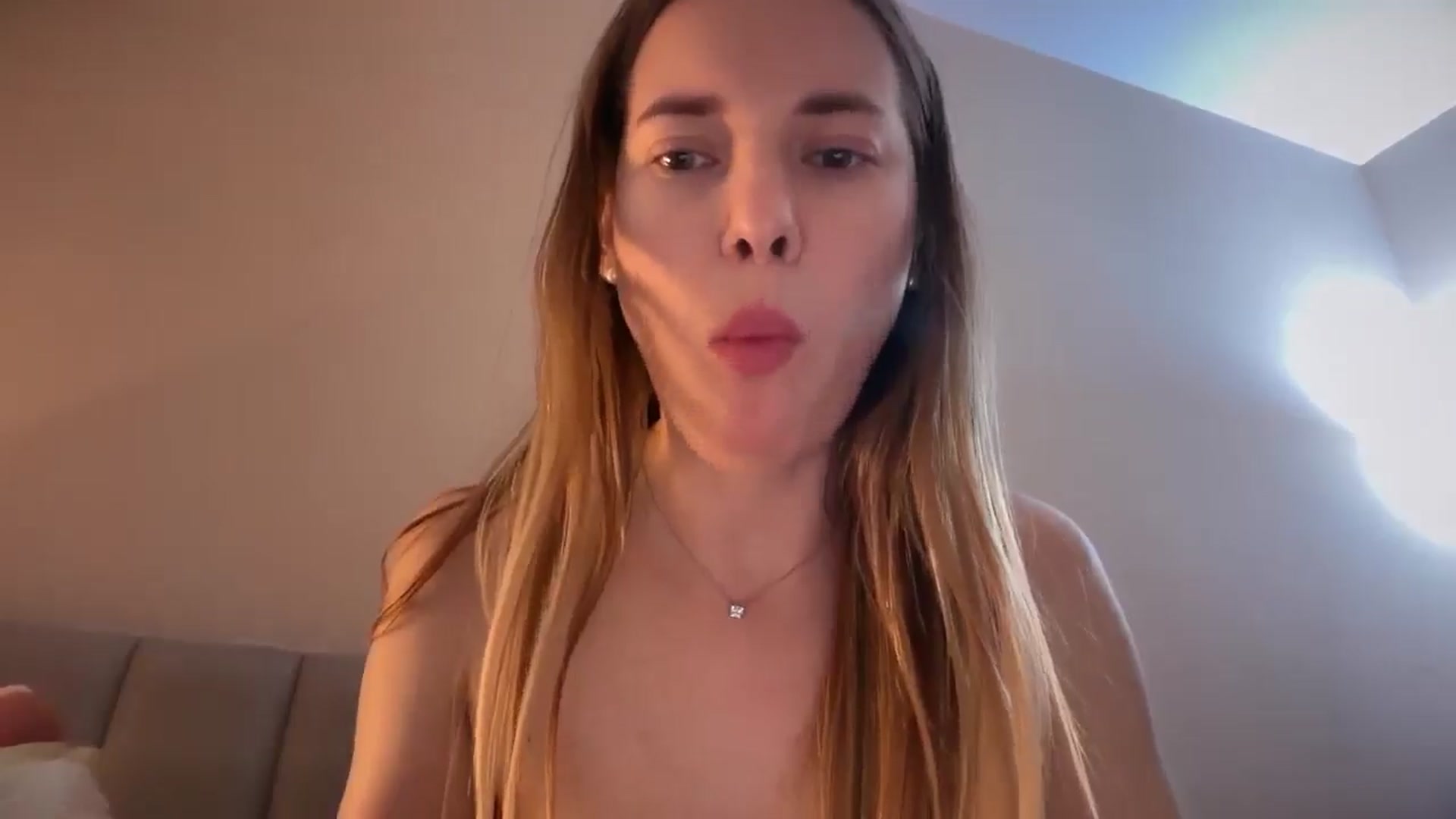 Gallery image thumbnail from SkySunFlower's myfreecams stream on, 03/14/2026, 01:34 image 18 of 20