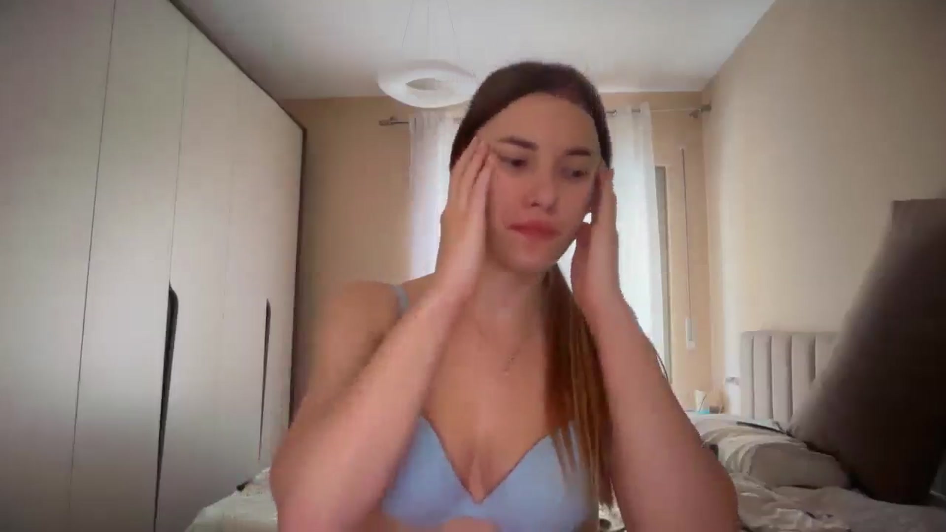 Gallery image thumbnail from SkySunFlower's myfreecams stream on, 03/17/2026, 08:14 image 10 of 20