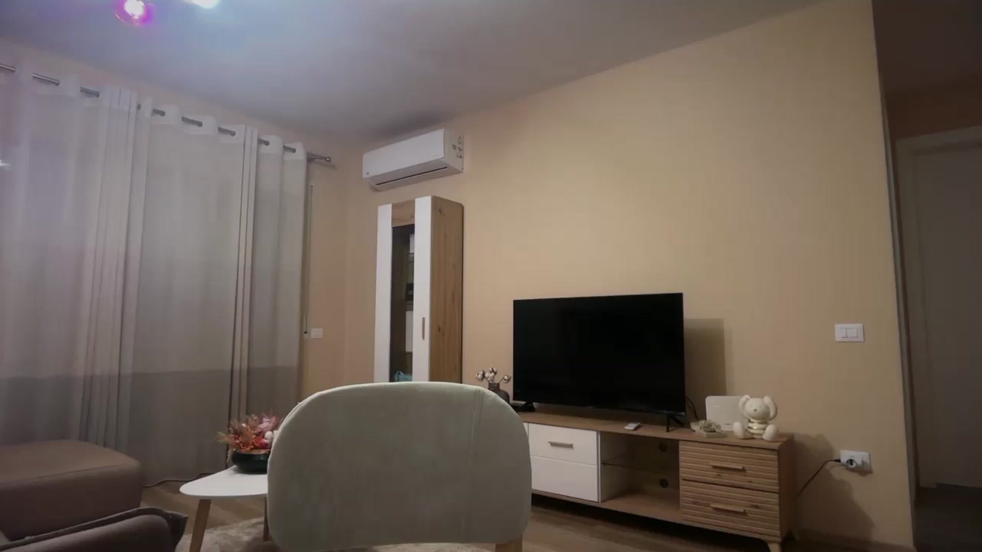 Gallery image thumbnail from SkySunFlower's myfreecams stream on, 03/17/2026, 23:53 image 15 of 20