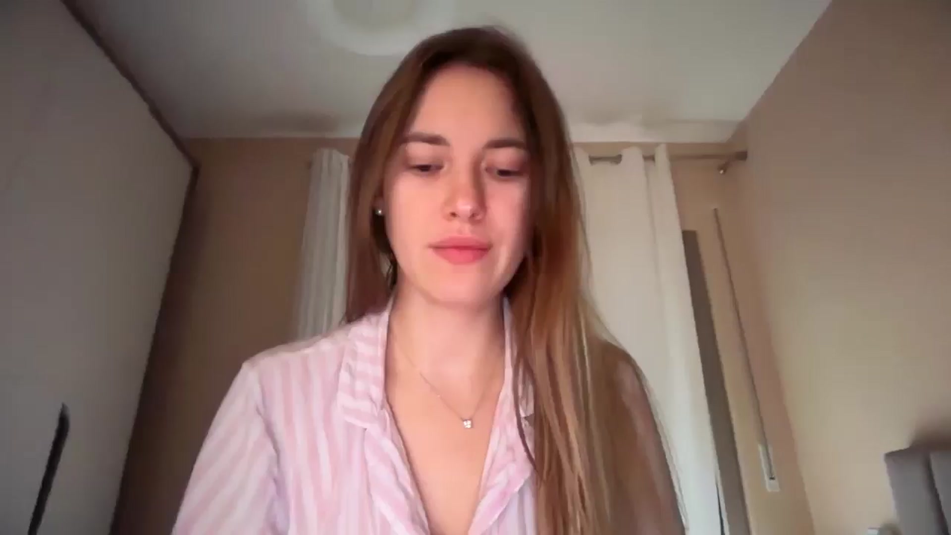 Gallery image thumbnail from SkySunFlower's myfreecams stream on, 03/26/2026, 13:30 image 1 of 20