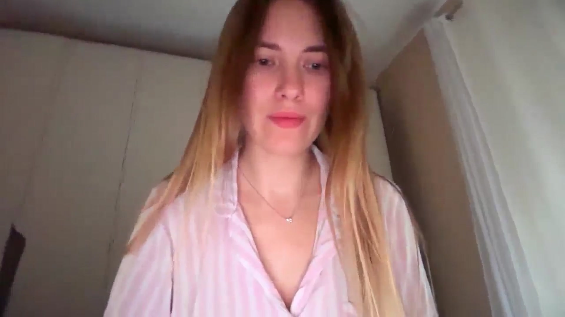 Gallery image thumbnail from SkySunFlower's myfreecams stream on, 03/26/2026, 13:30 image 8 of 20