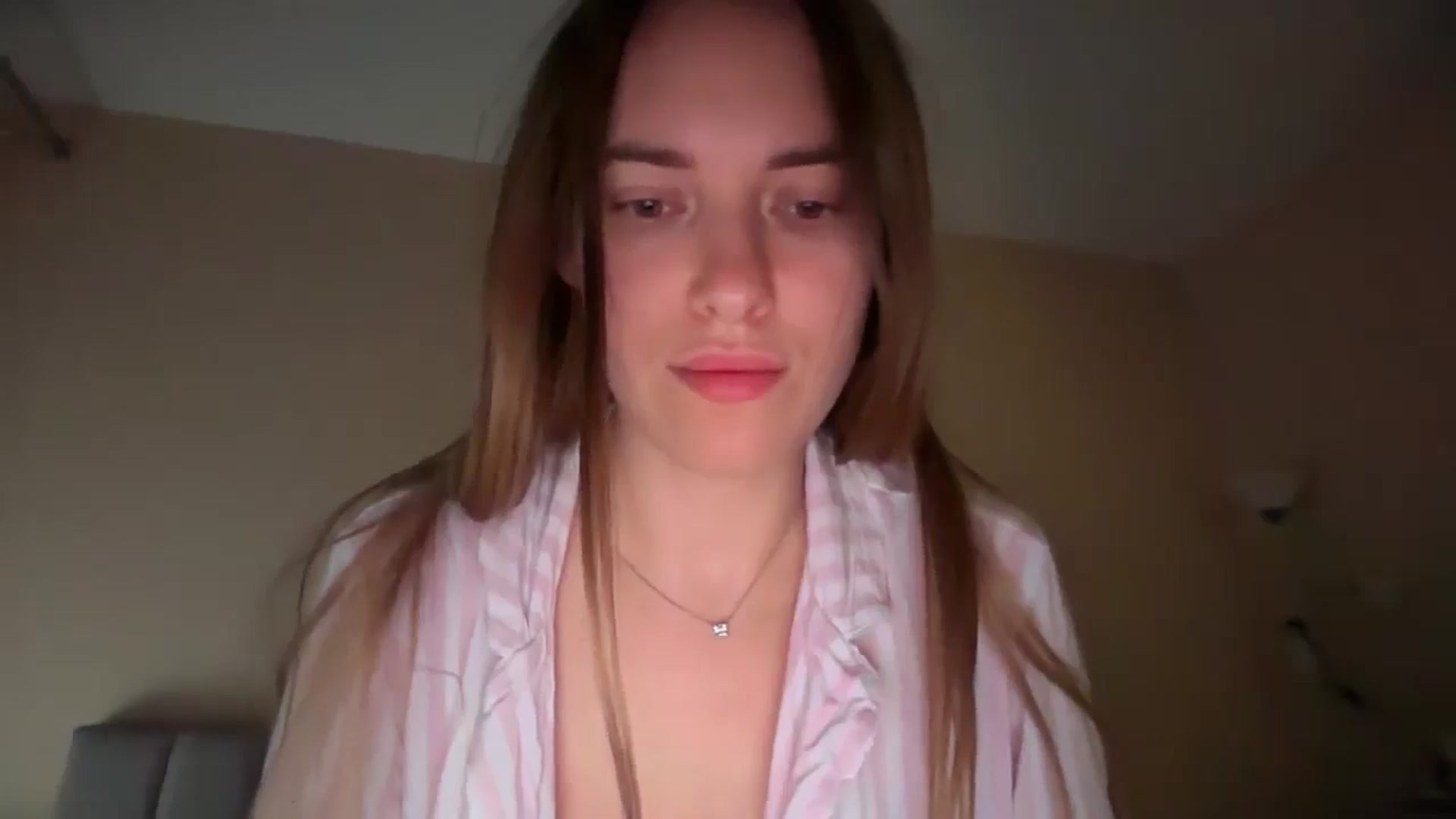 Gallery image thumbnail from SkySunFlower's myfreecams stream on, 03/26/2026, 14:14 image 14 of 20