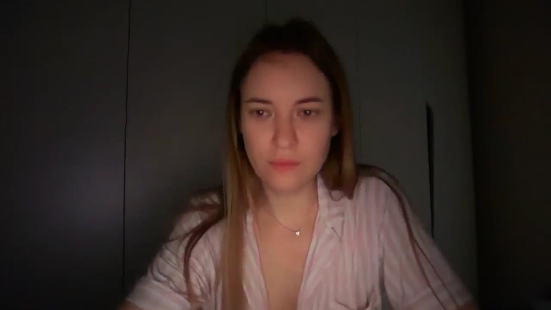Gallery image thumbnail from SkySunFlower's myfreecams stream on, 03/26/2026, 14:14 image 18 of 20
