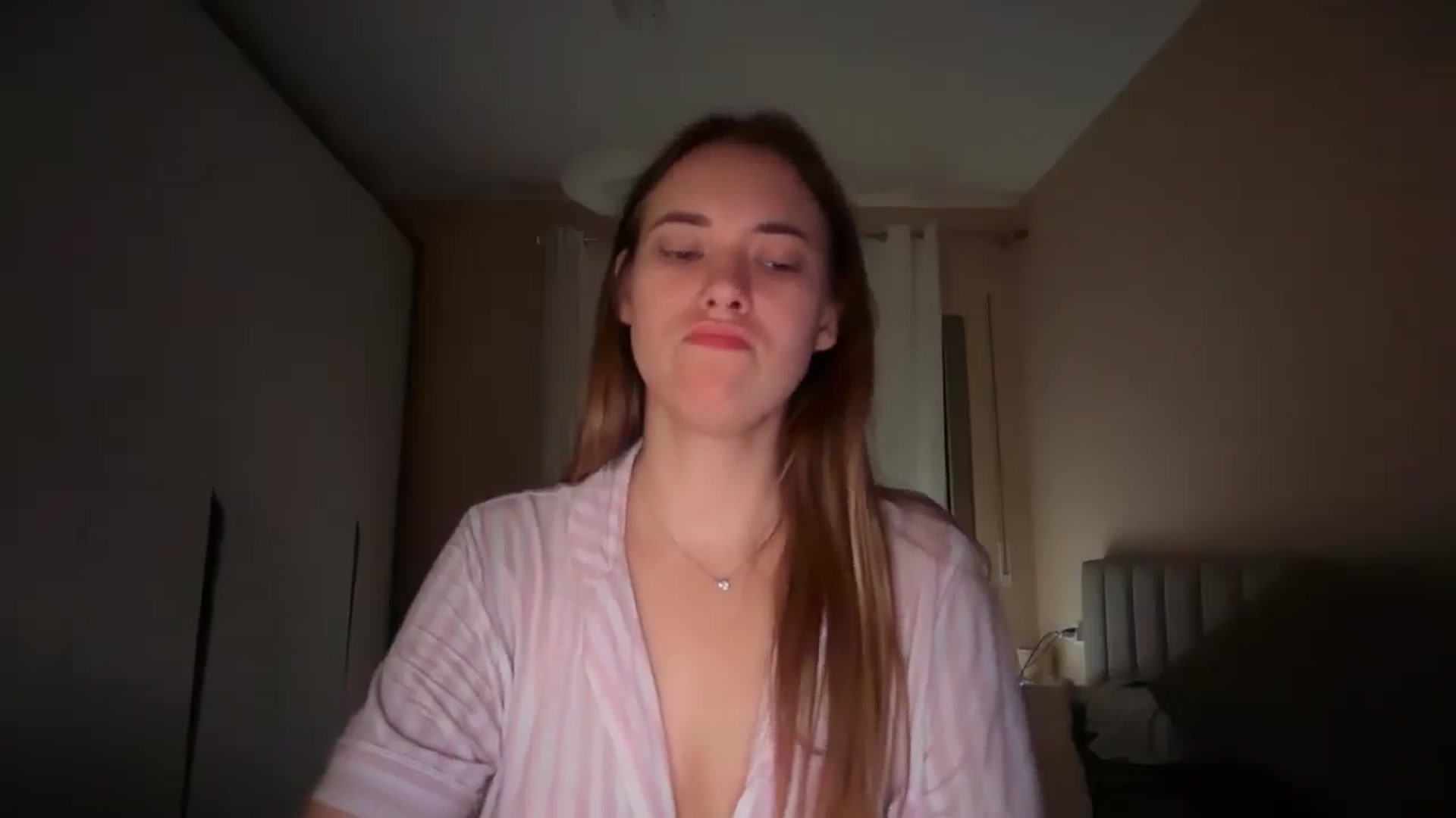 Gallery image thumbnail from SkySunFlower's myfreecams stream on, 03/26/2026, 14:14 image 9 of 20