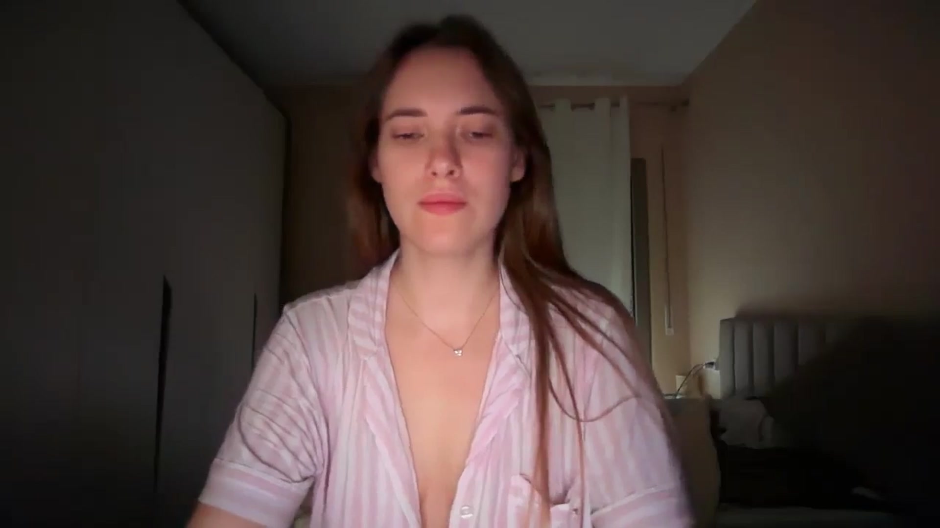 Gallery image thumbnail from SkySunFlower's myfreecams stream on, 03/26/2026, 14:14 image 8 of 20
