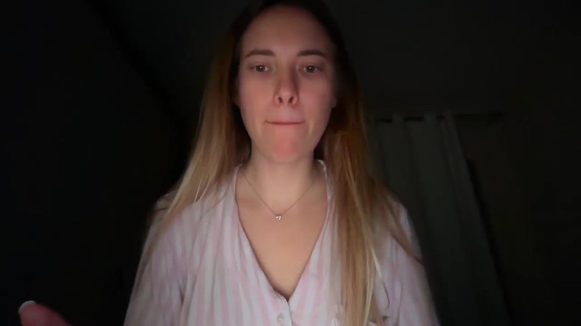 Gallery image thumbnail from SkySunFlower's myfreecams stream on, 03/27/2026, 16:03 image 7 of 20
