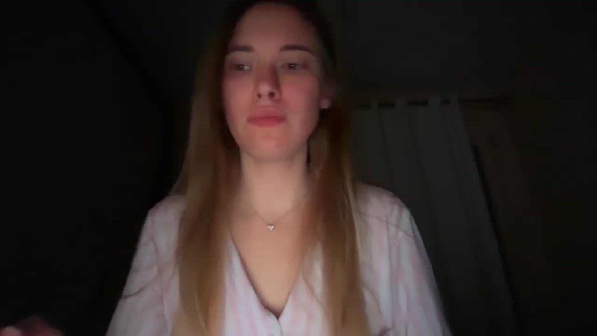 Gallery image thumbnail from SkySunFlower's myfreecams stream on, 03/27/2026, 16:03 image 3 of 20
