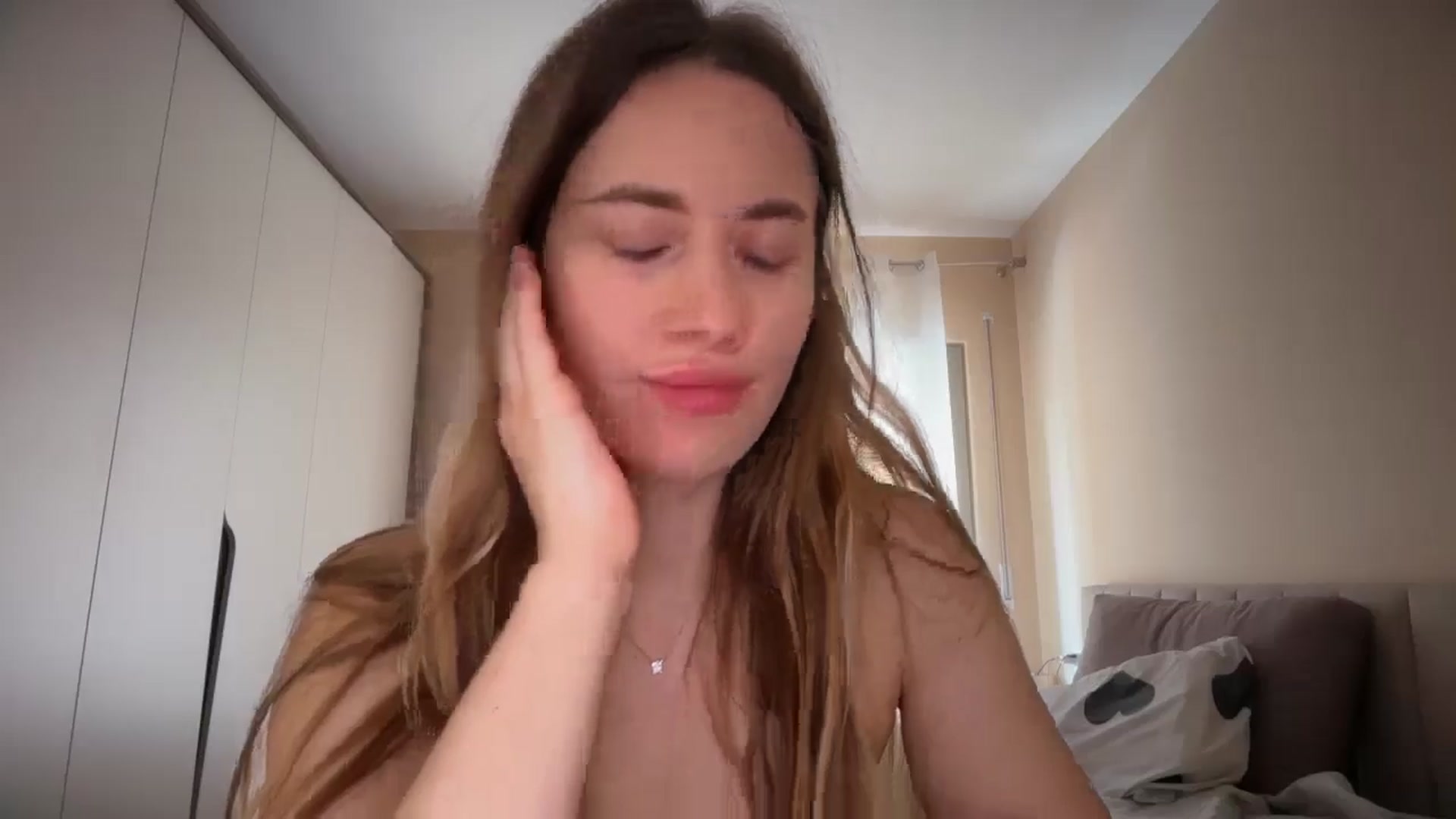 Gallery image thumbnail from SkySunFlower's myfreecams stream on, 03/28/2026, 12:48 image 15 of 20