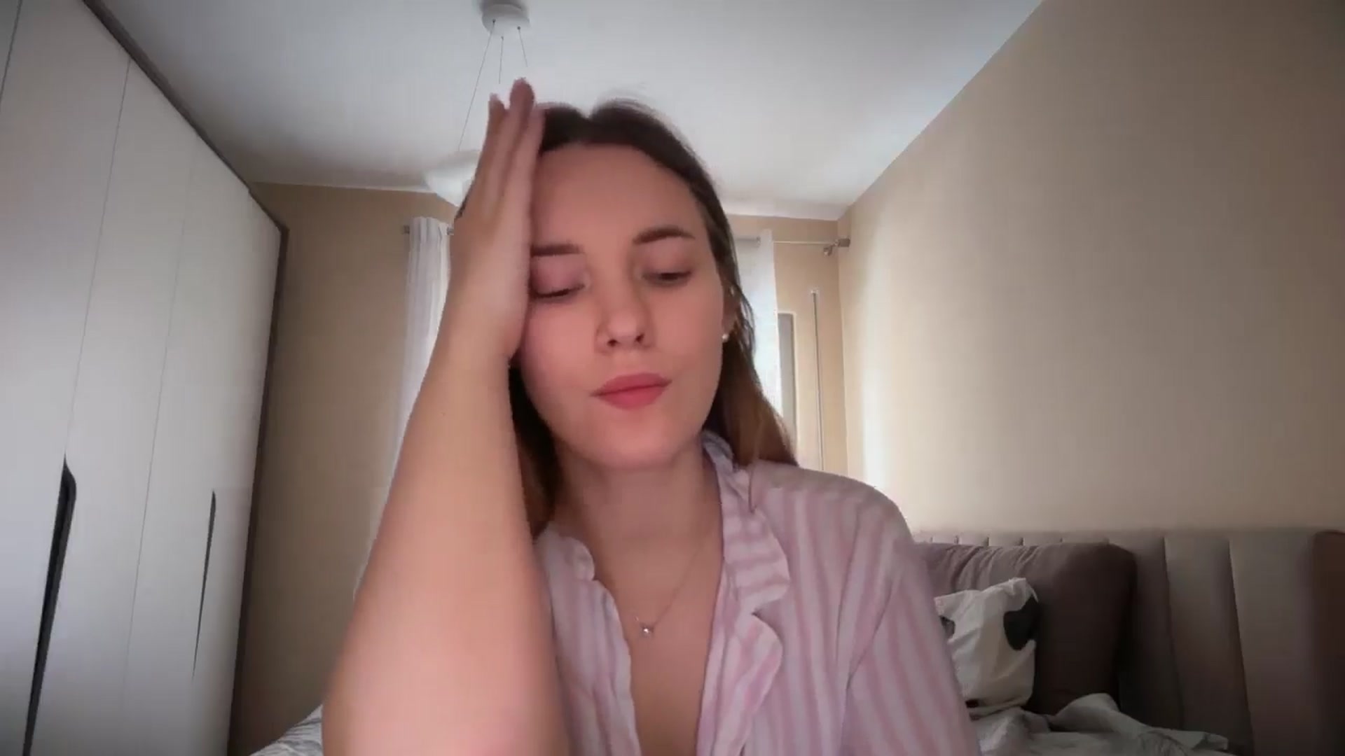 Gallery image thumbnail from SkySunFlower's myfreecams stream on, 03/28/2026, 13:13 image 6 of 20