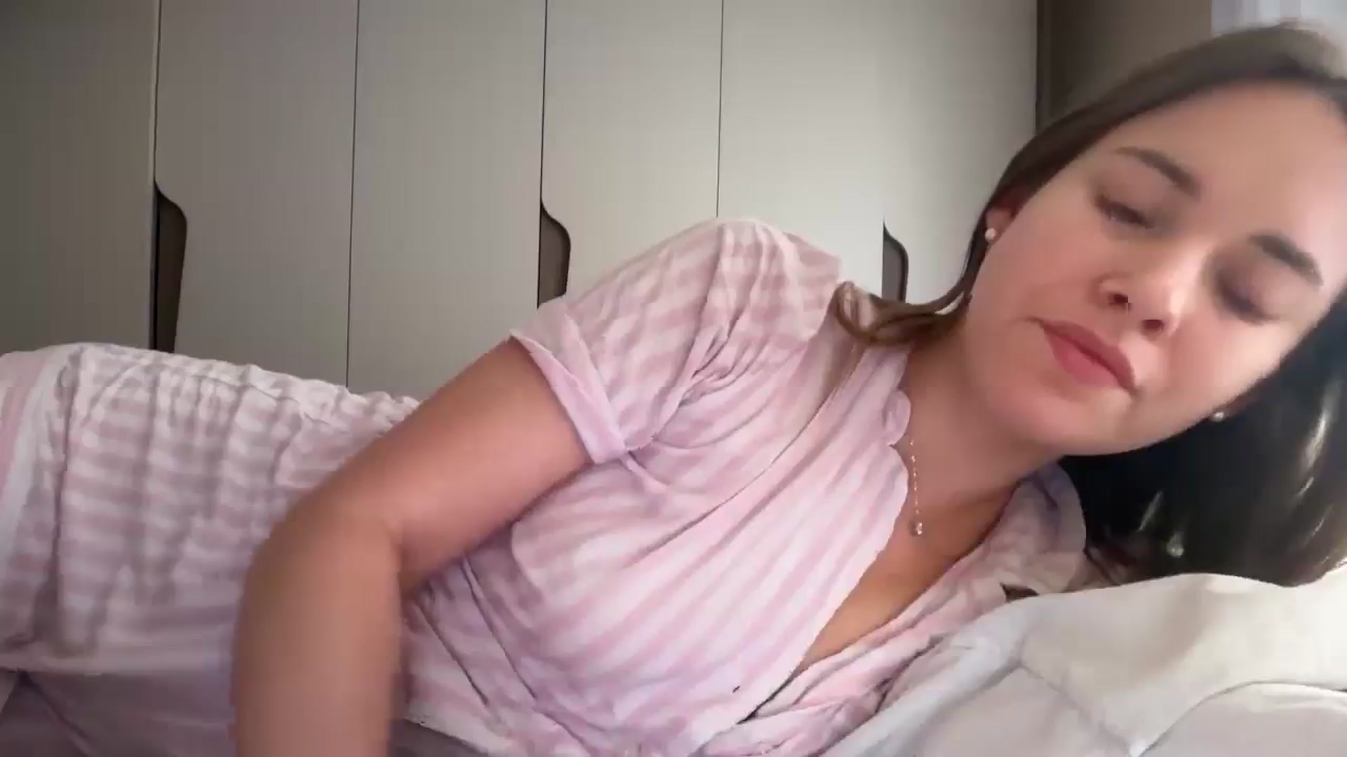 Gallery image thumbnail from SkySunFlower's myfreecams stream on, 03/28/2026, 13:13 image 11 of 20