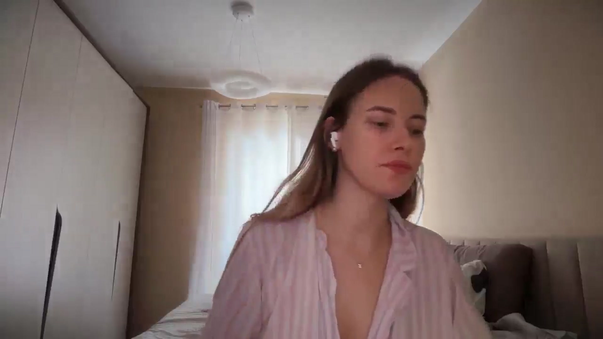 Gallery image thumbnail from SkySunFlower's myfreecams stream on, 03/28/2026, 13:13 image 2 of 20