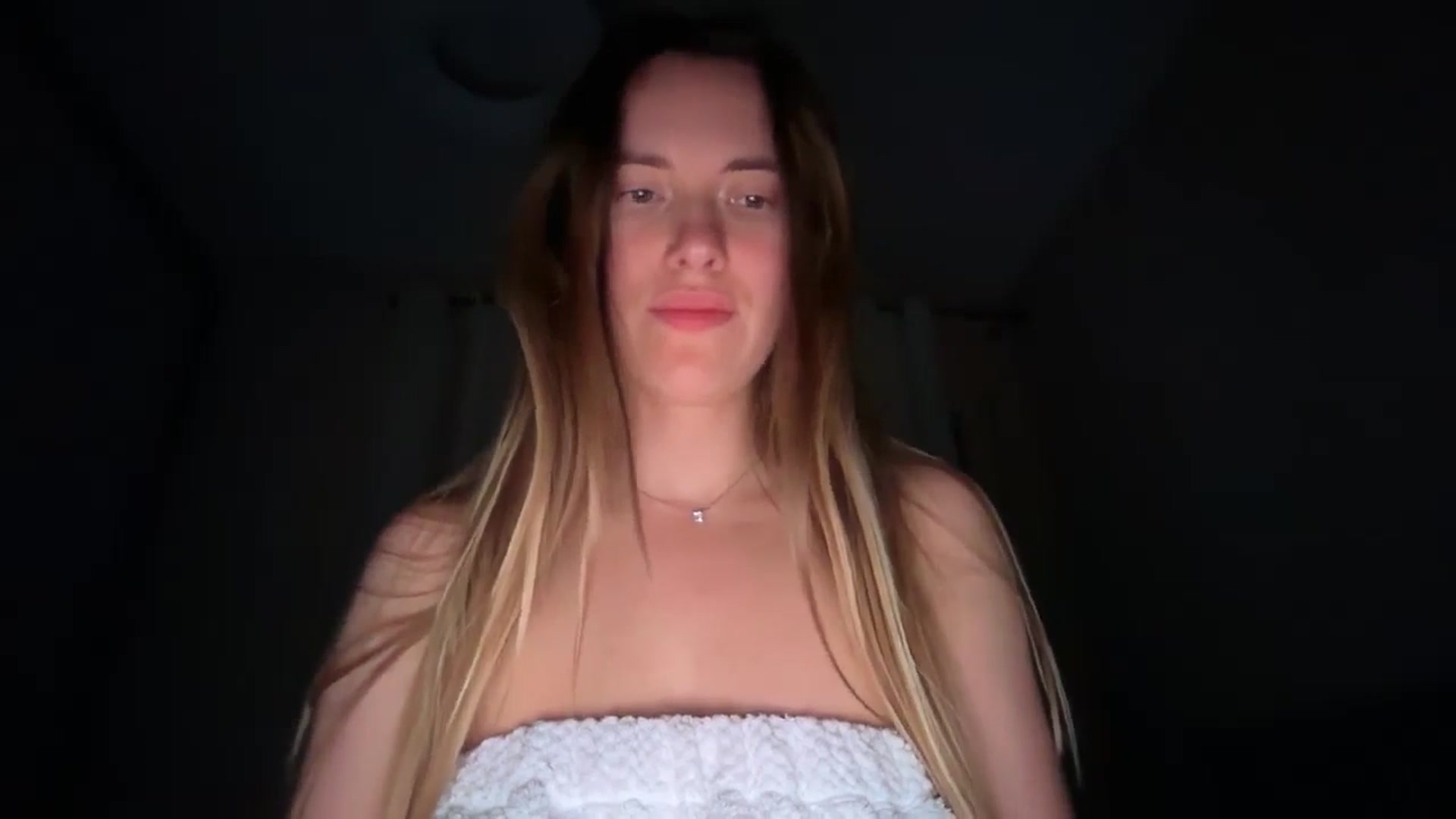 Gallery image thumbnail from SkySunFlower's myfreecams stream on, 04/06/2026, 21:46 image 7 of 20