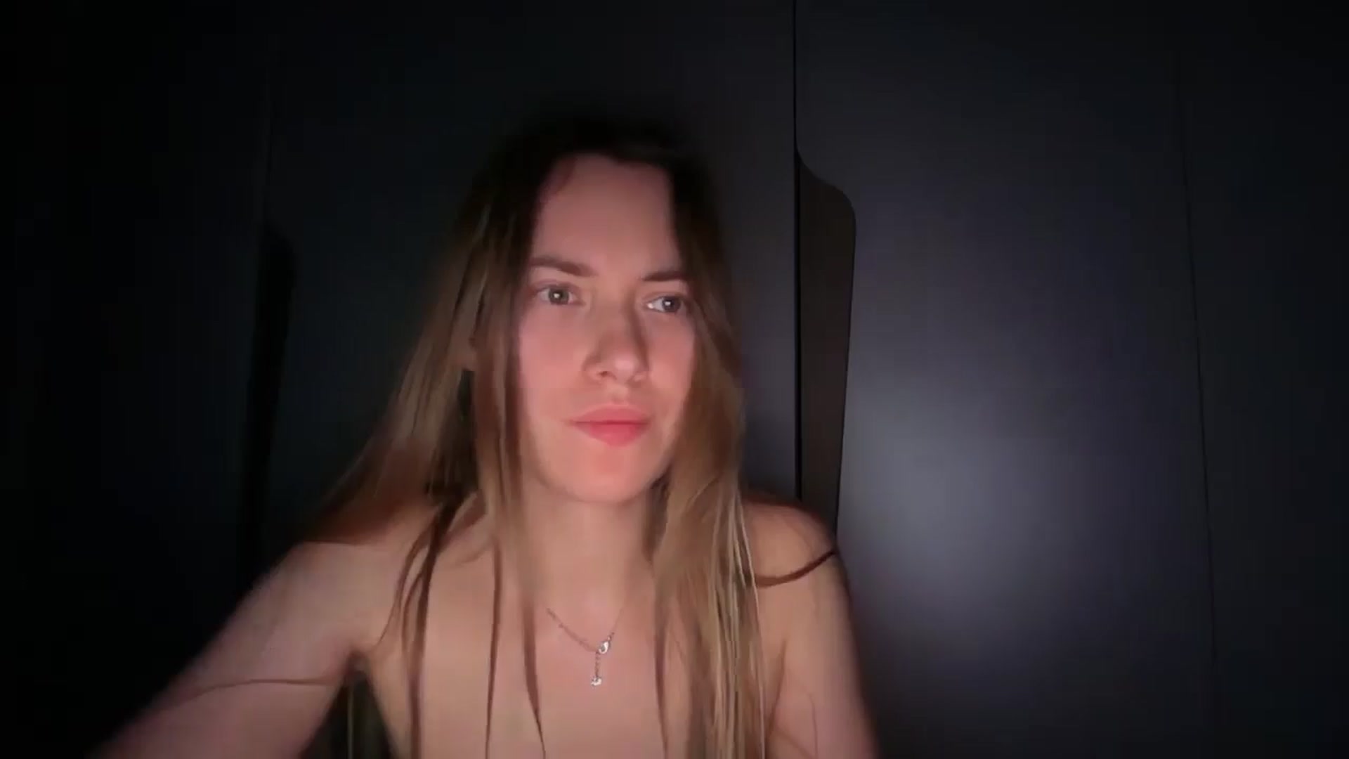 Gallery image thumbnail from SkySunFlower's myfreecams stream on, 04/06/2026, 23:18 image 16 of 20