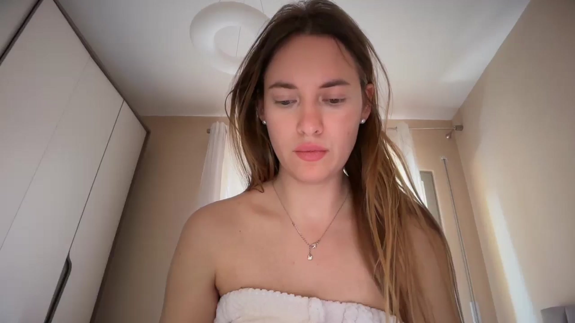 Gallery image thumbnail from SkySunFlower's myfreecams stream on, 04/07/2026, 15:09 image 18 of 20