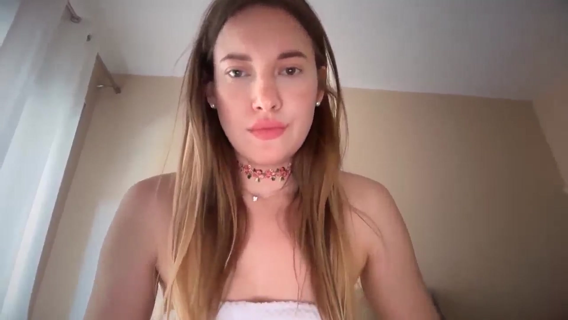 Gallery image thumbnail from SkySunFlower's myfreecams stream on, 04/09/2026, 13:37 image 10 of 20