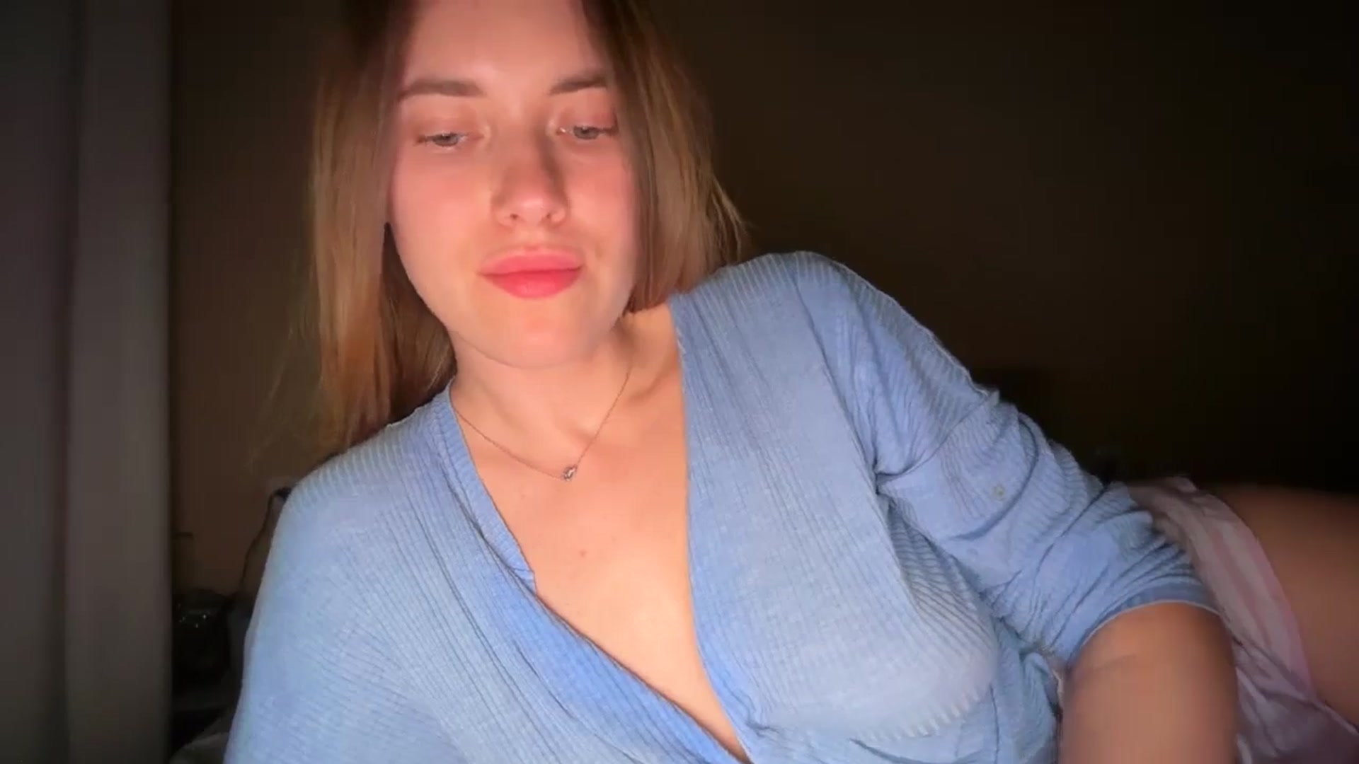 Gallery image thumbnail from SkySunFlower's myfreecams stream on, 04/10/2026, 05:34 image 11 of 20