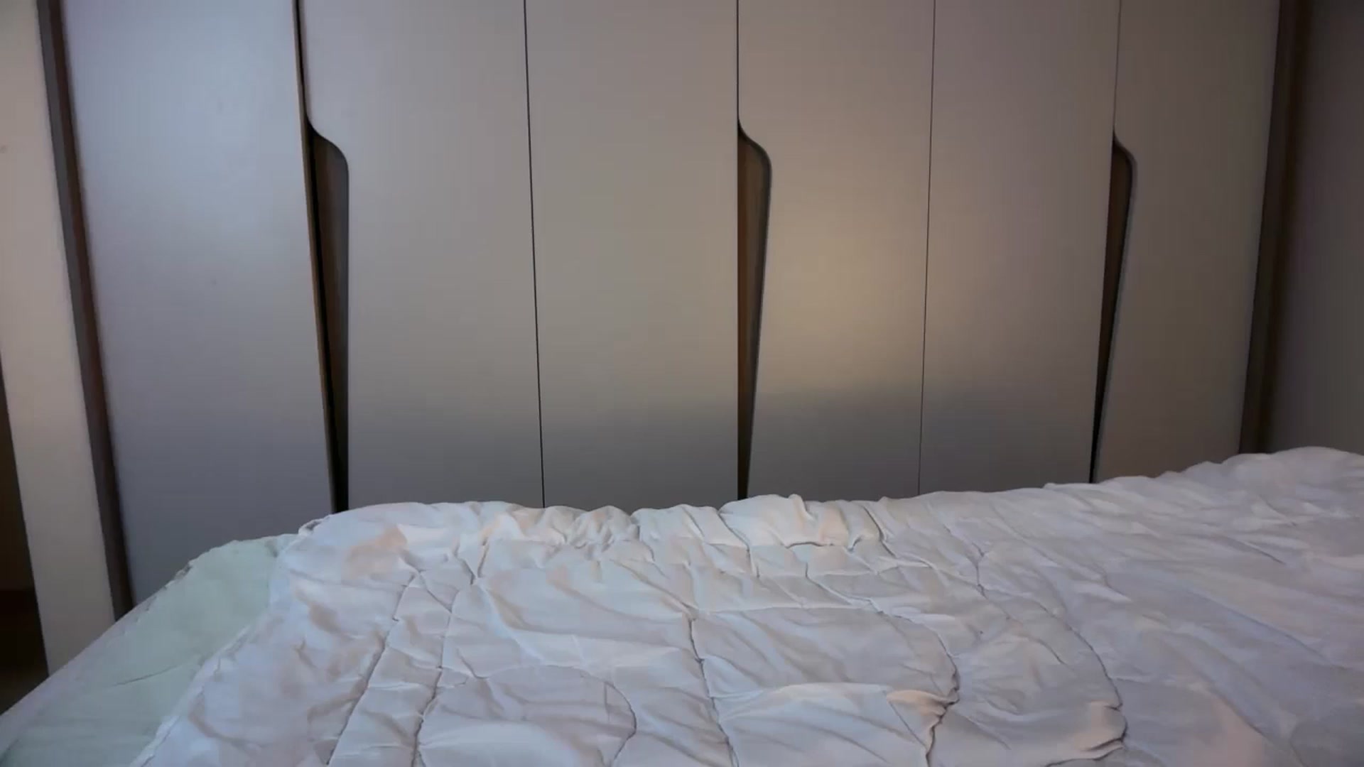 Gallery image thumbnail from SkySunFlower's myfreecams stream on, 04/11/2026, 24:39 image 19 of 20
