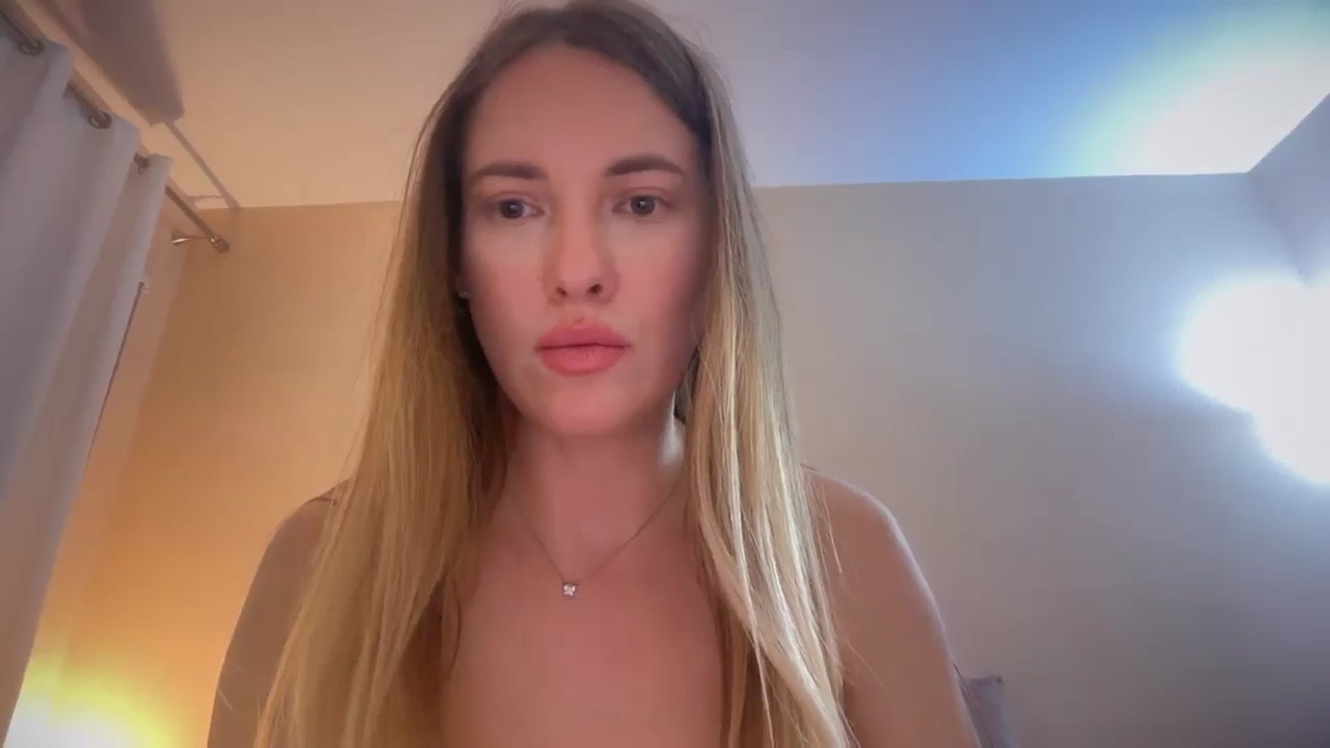 Gallery image thumbnail from SkySunFlower's myfreecams stream on, 04/18/2026, 24:10 image 2 of 20