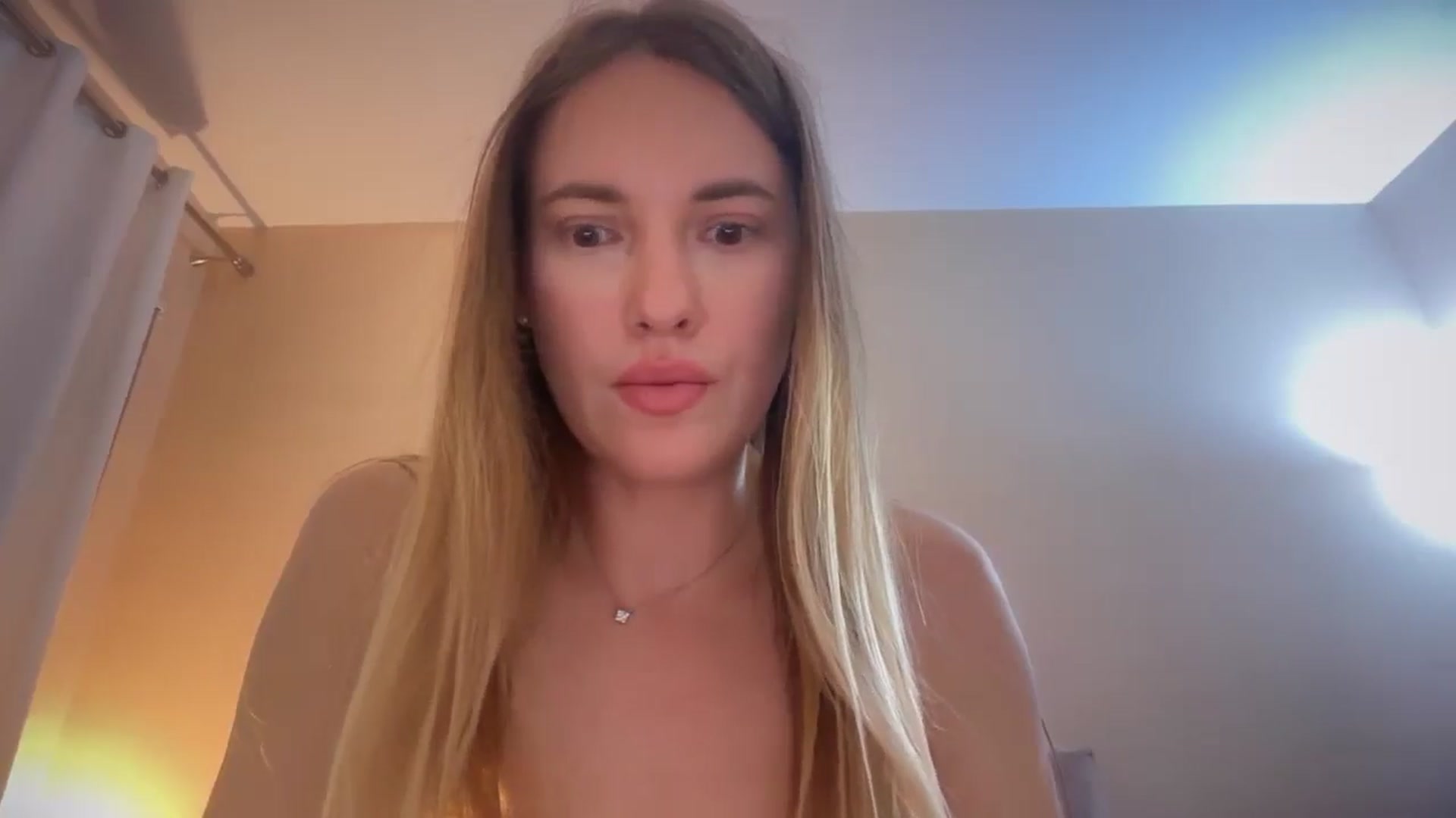 Gallery image thumbnail from SkySunFlower's myfreecams stream on, 04/18/2026, 24:10 image 3 of 20