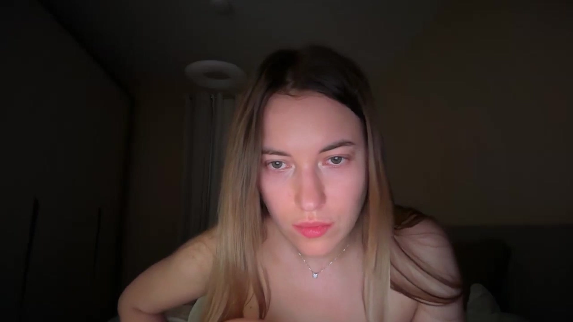 Gallery image thumbnail from SkySunFlower's myfreecams stream on, 04/18/2026, 10:15 image 19 of 20