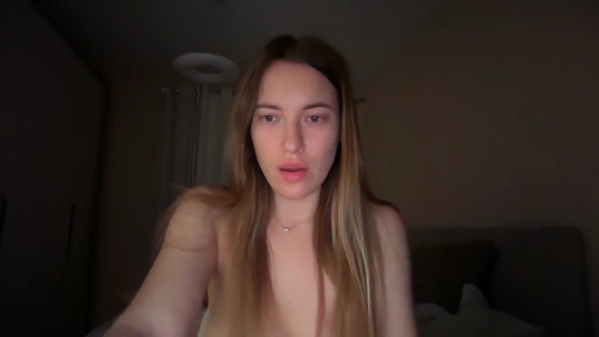 Gallery image thumbnail from SkySunFlower's myfreecams stream on, 04/18/2026, 10:15 image 17 of 20