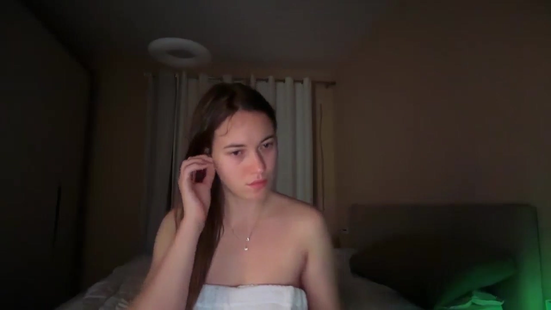 Gallery image thumbnail from SkySunFlower's myfreecams stream on, 04/19/2026, 09:01 image 8 of 20