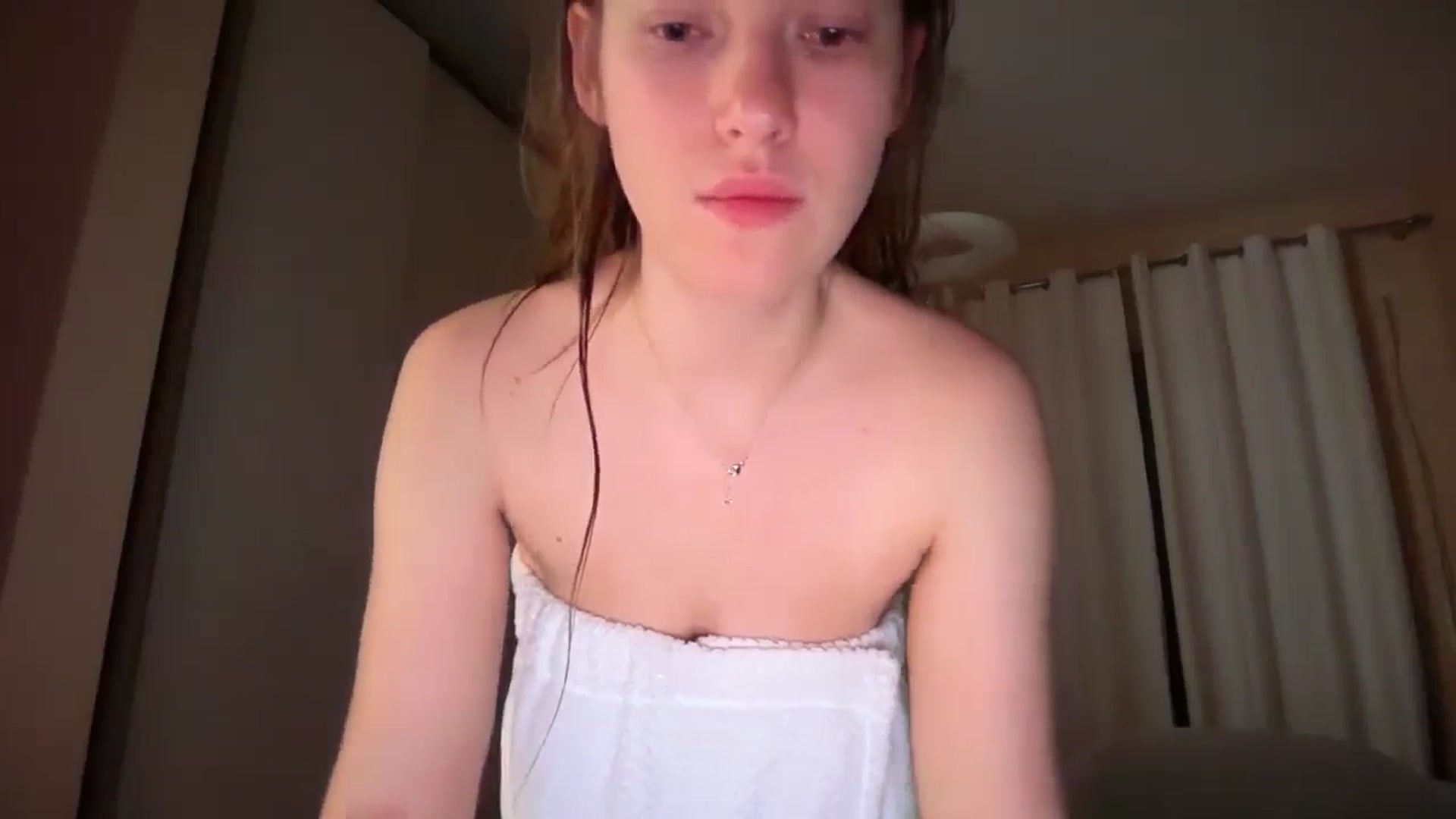Gallery image thumbnail from SkySunFlower's myfreecams stream on, 04/19/2026, 09:01 image 6 of 20