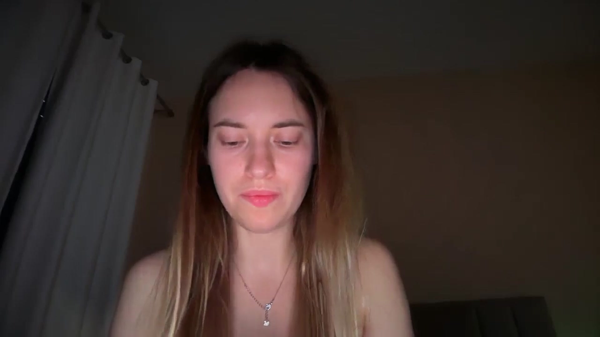 Gallery image thumbnail from SkySunFlower's myfreecams stream on, 04/19/2026, 12:24 image 15 of 20