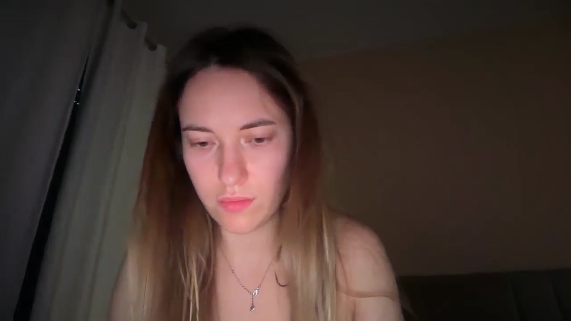 Gallery image thumbnail from SkySunFlower's myfreecams stream on, 04/19/2026, 12:24 image 12 of 20