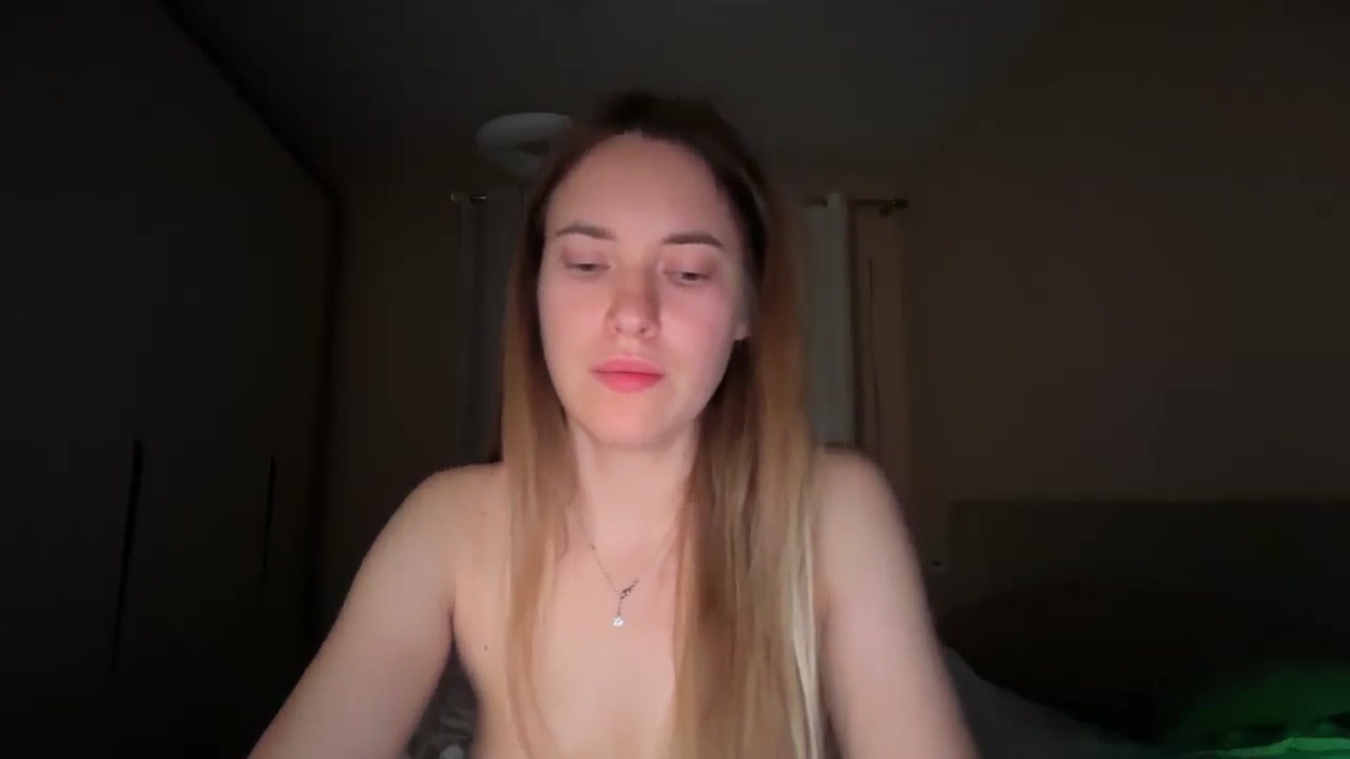 Gallery image thumbnail from SkySunFlower's myfreecams stream on, 04/19/2026, 12:24 image 5 of 20