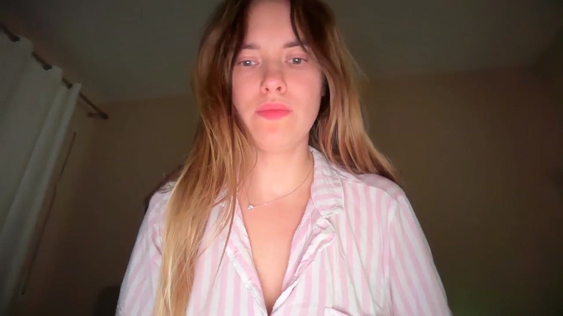 Gallery image thumbnail from SkySunFlower's myfreecams stream on, 04/20/2026, 08:23 image 9 of 20