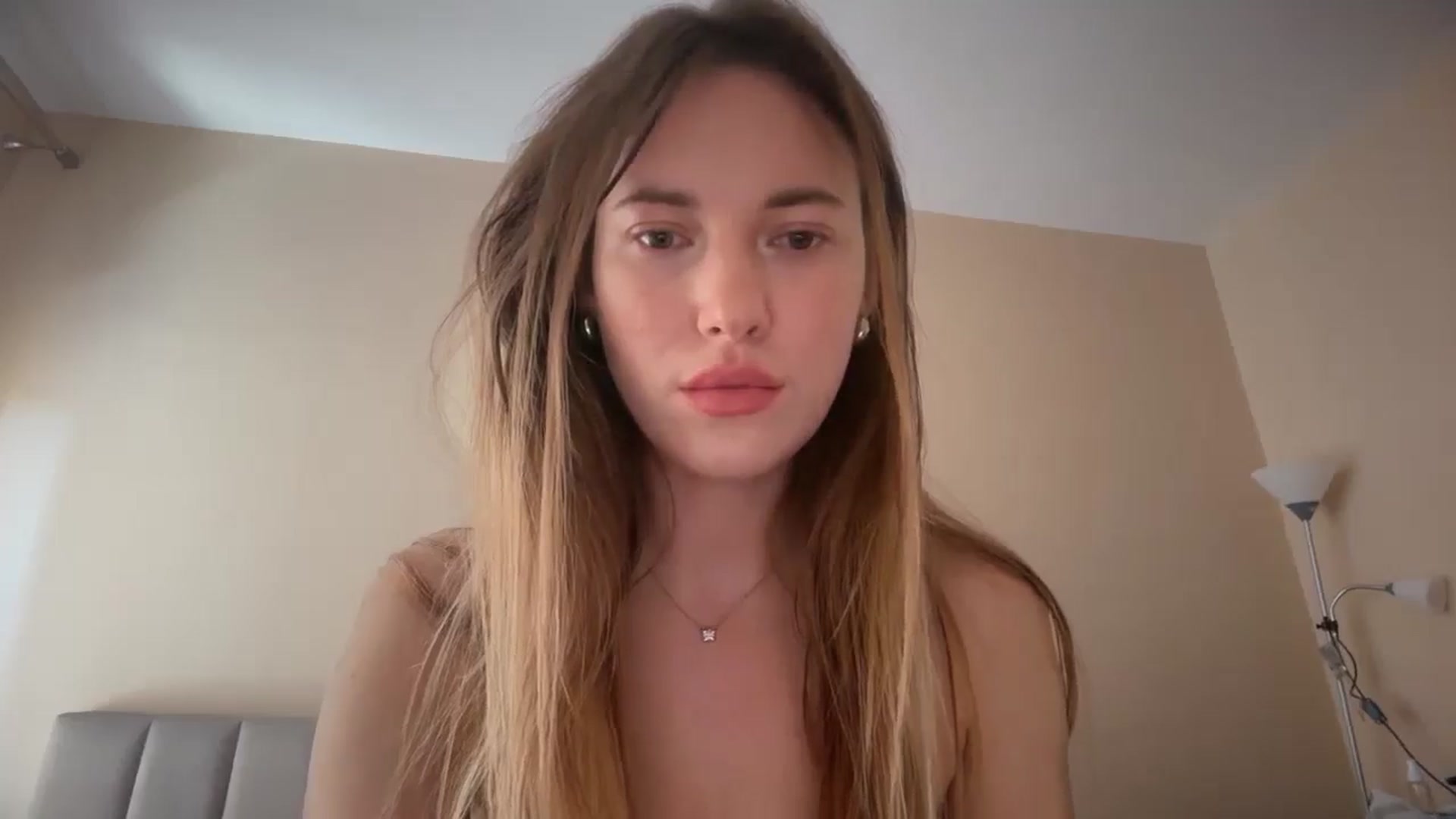 Gallery image thumbnail from SkySunFlower's myfreecams stream on, 04/28/2026, 16:13 image 4 of 20