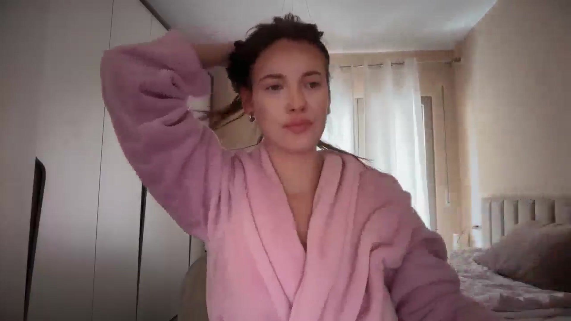 Gallery image thumbnail from SkySunFlower's myfreecams stream on, 04/29/2026, 15:00 image 17 of 20