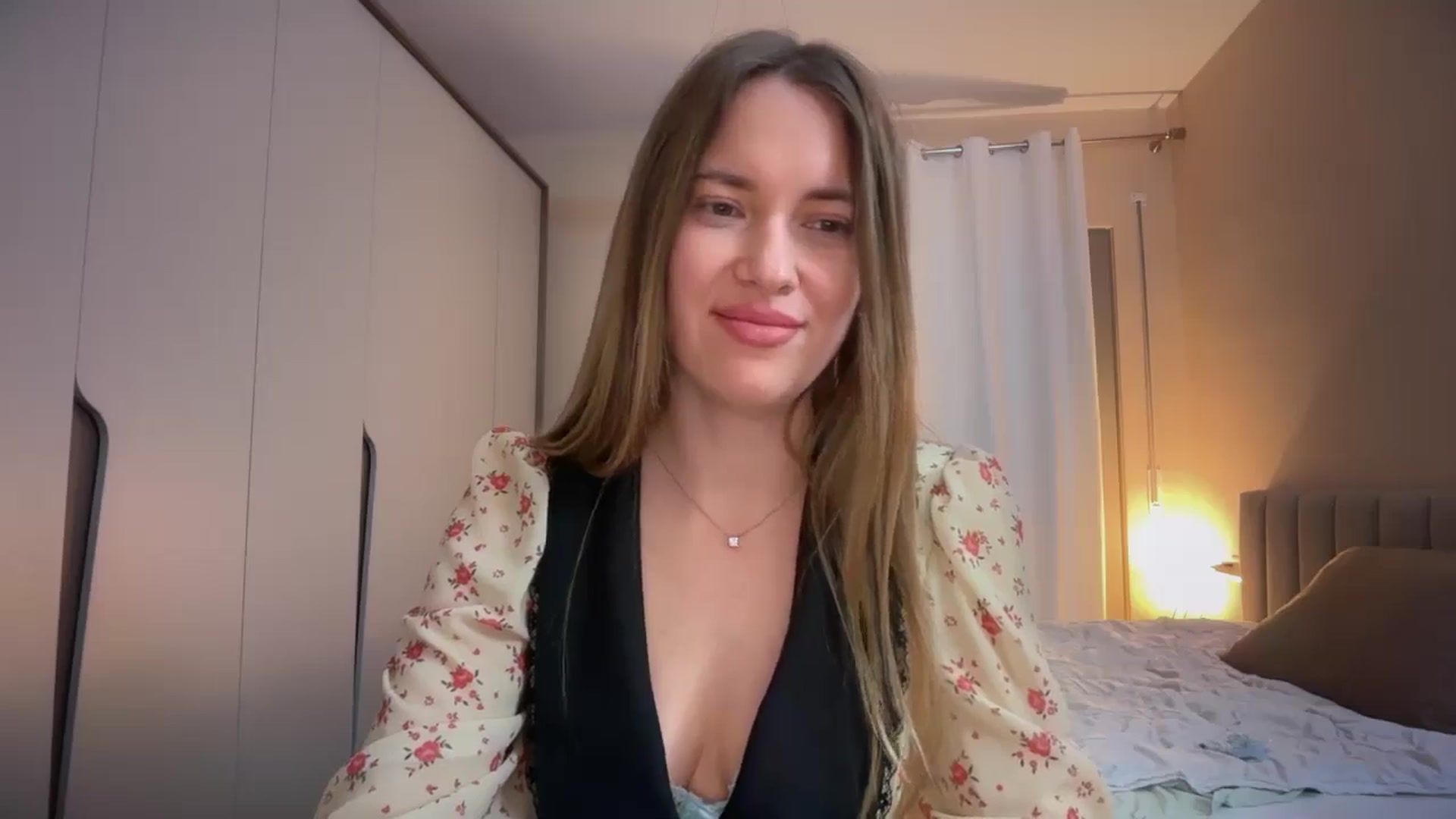 Gallery image thumbnail from SkySunFlower's myfreecams stream on, 04/30/2026, 04:17 image 12 of 20