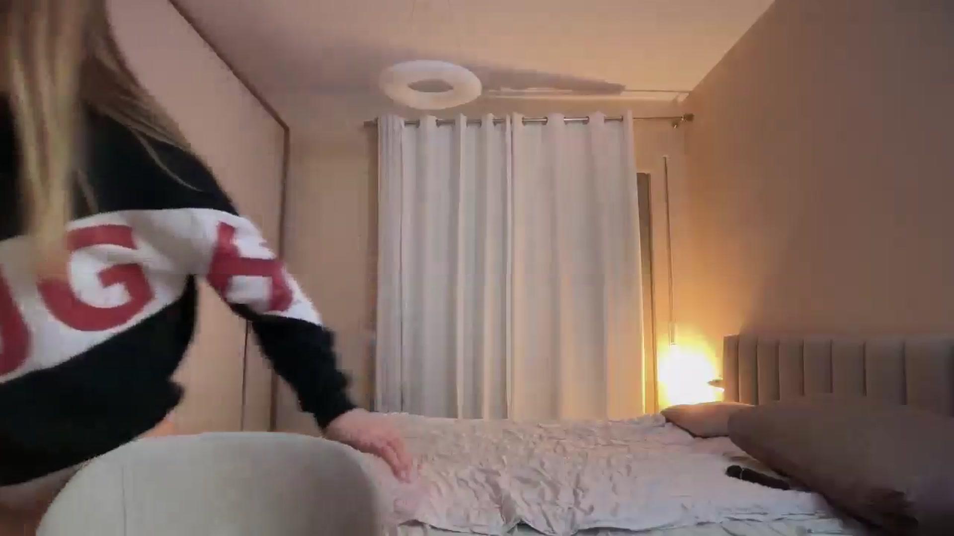 Gallery image thumbnail from SkySunFlower's myfreecams stream on, 04/30/2026, 22:29 image 6 of 20
