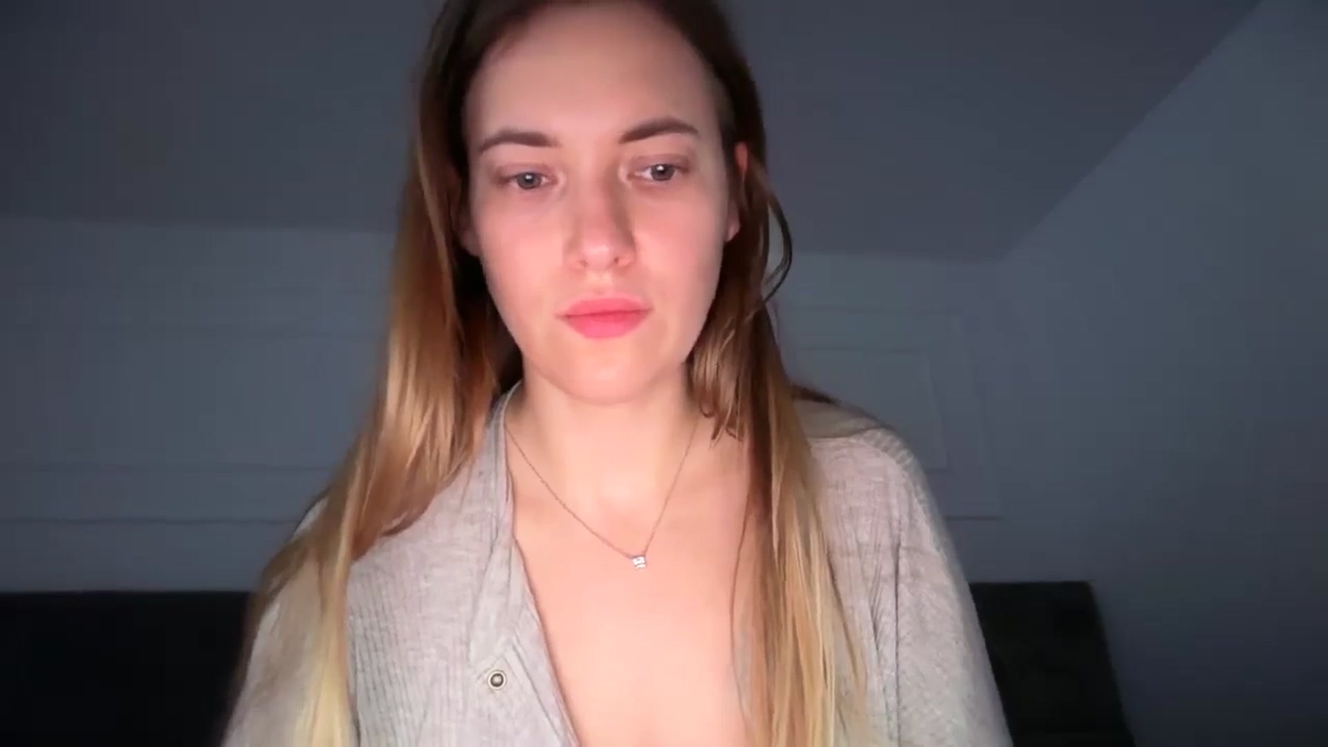 Gallery image thumbnail from SkySunFlower's myfreecams stream on, 05/04/2026, 13:55 image 9 of 20