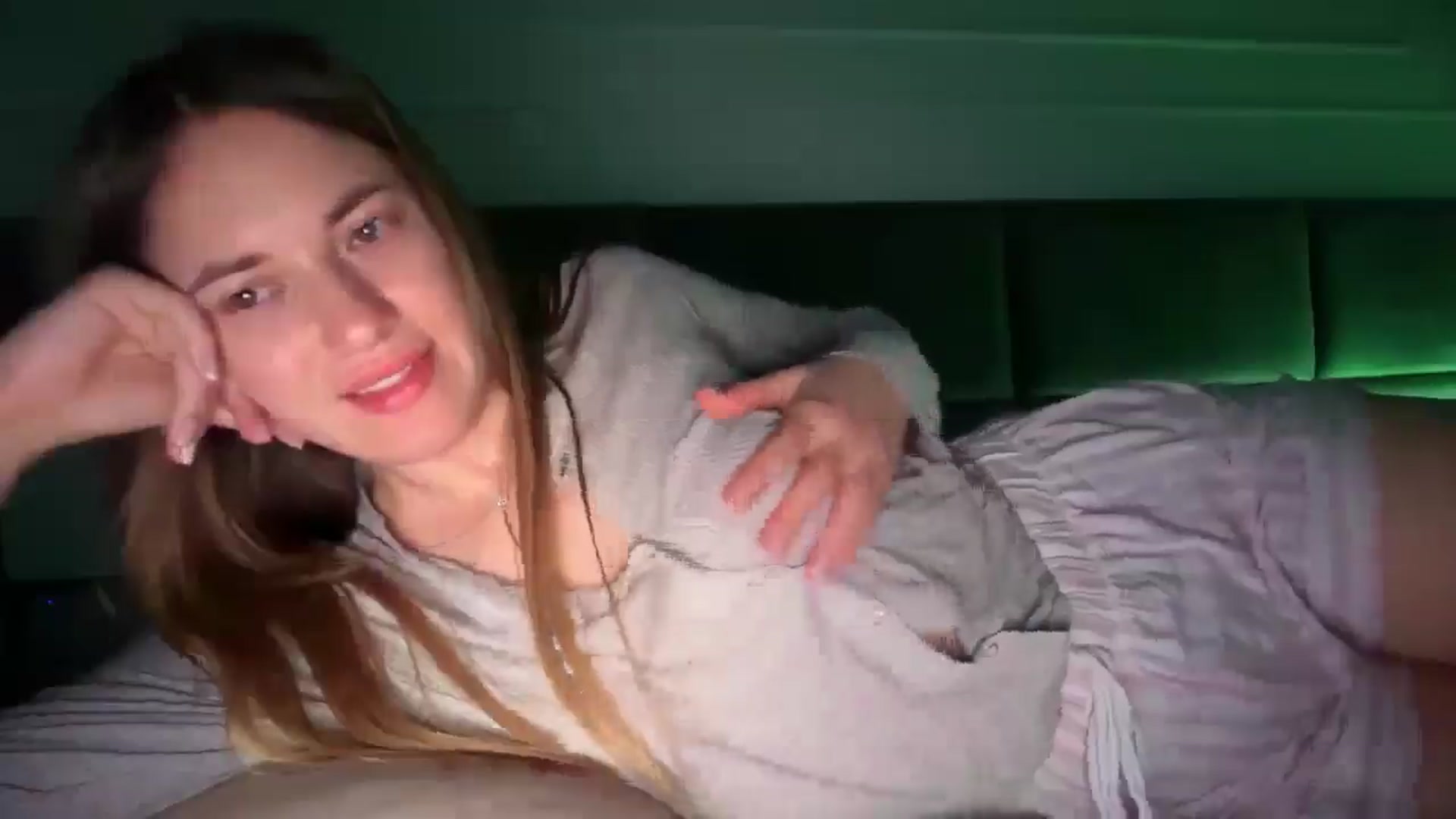 Gallery image thumbnail from SkySunFlower's myfreecams stream on, 05/05/2026, 05:23 image 15 of 20