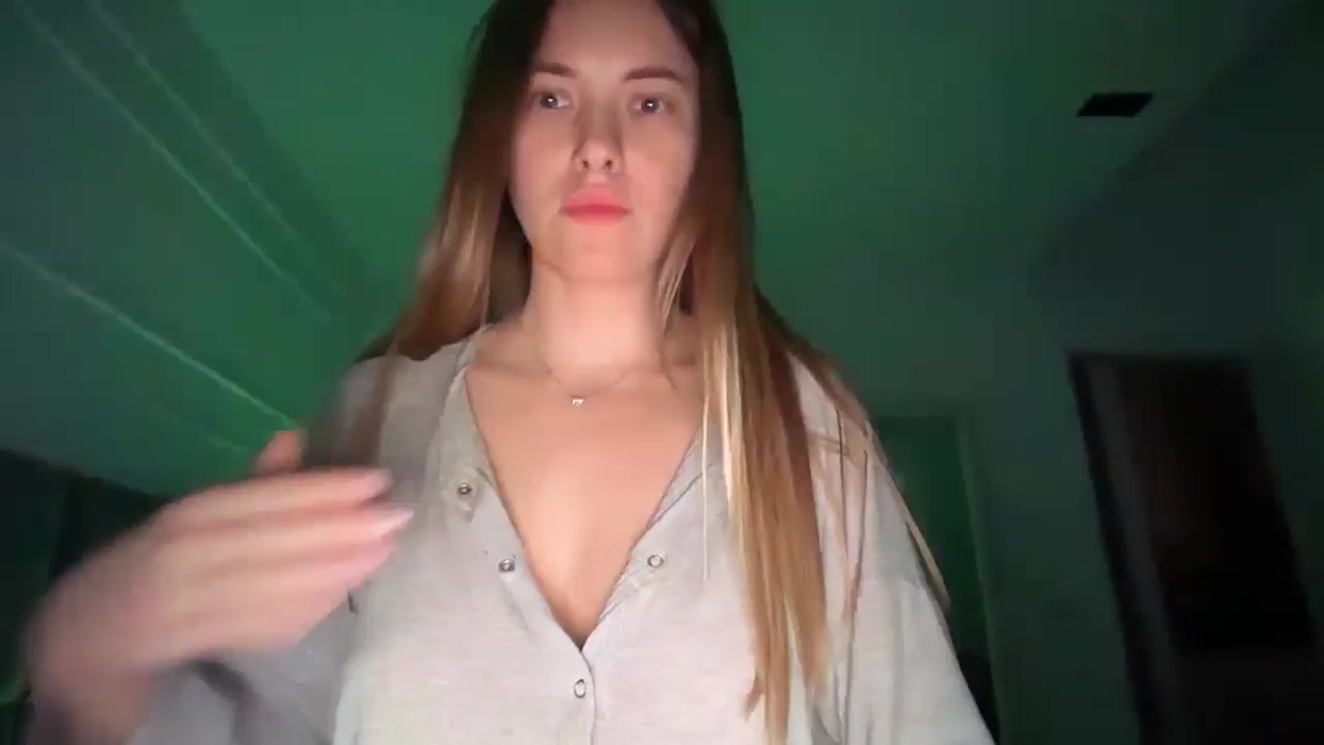 Gallery image thumbnail from SkySunFlower's myfreecams stream on, 05/05/2026, 05:51 image 1 of 20
