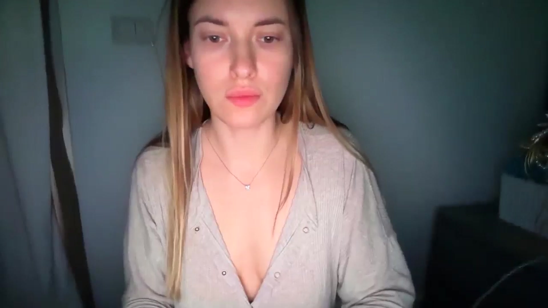 Gallery image thumbnail from SkySunFlower's myfreecams stream on, 05/05/2026, 05:51 image 16 of 20