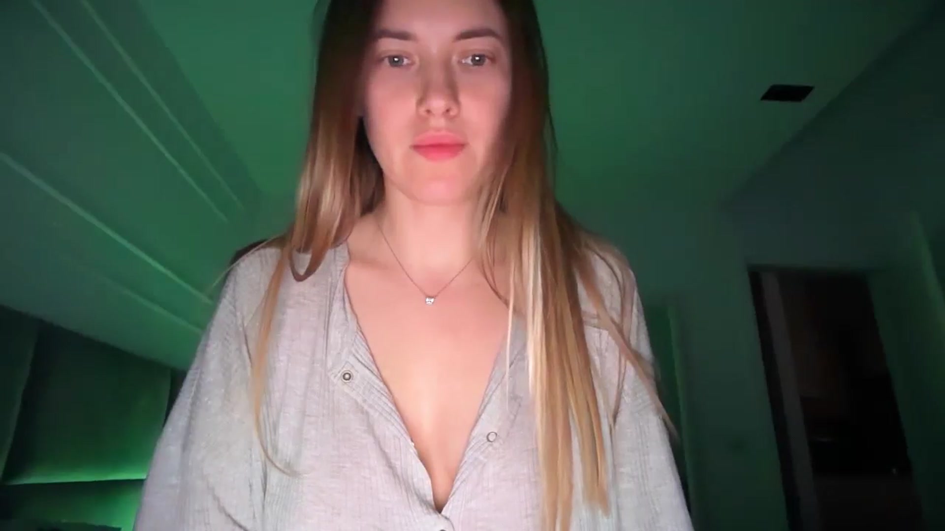 Gallery image thumbnail from SkySunFlower's myfreecams stream on, 05/05/2026, 05:51 image 2 of 20