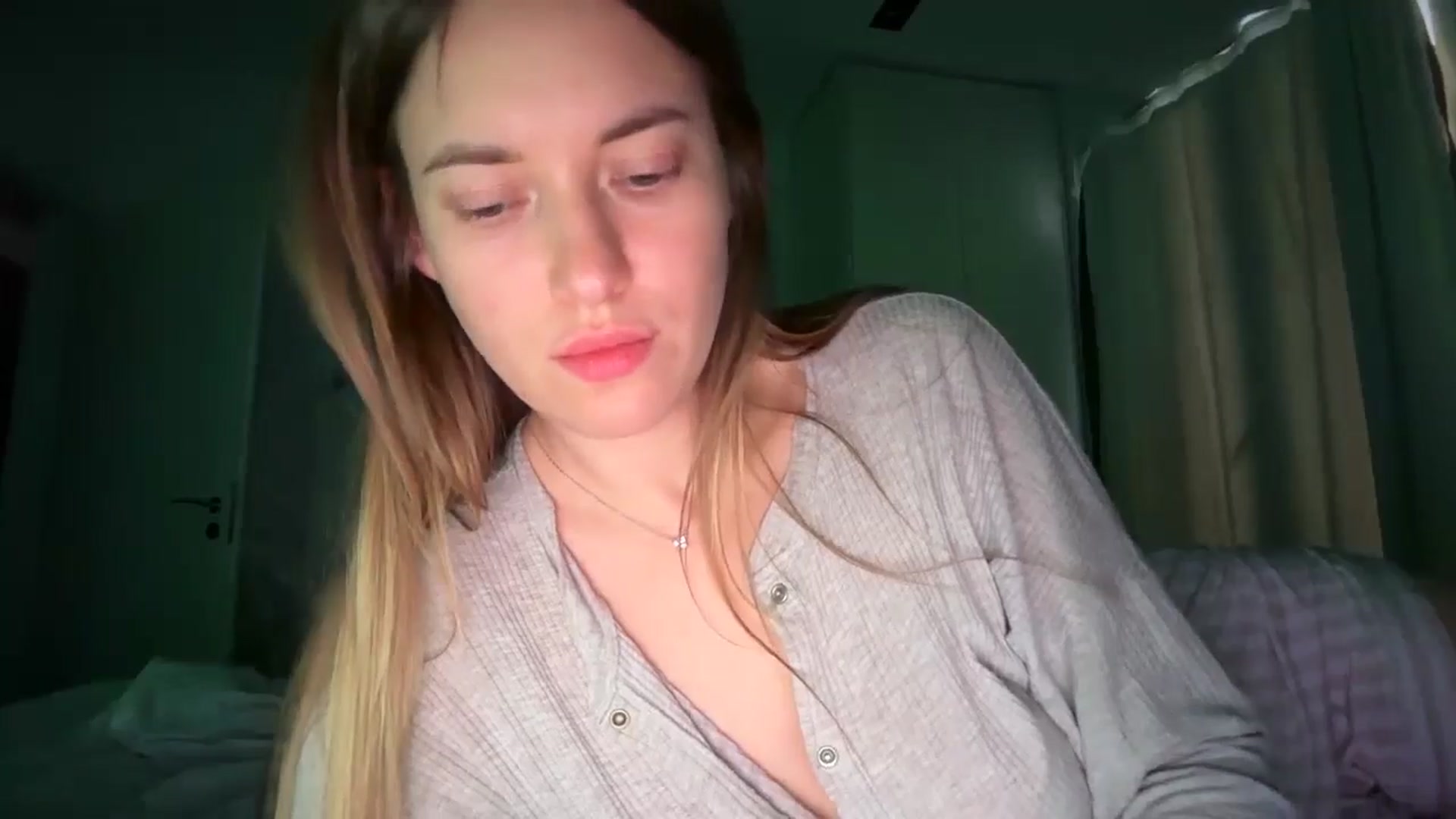 Gallery image thumbnail from SkySunFlower's myfreecams stream on, 05/05/2026, 05:51 image 8 of 20