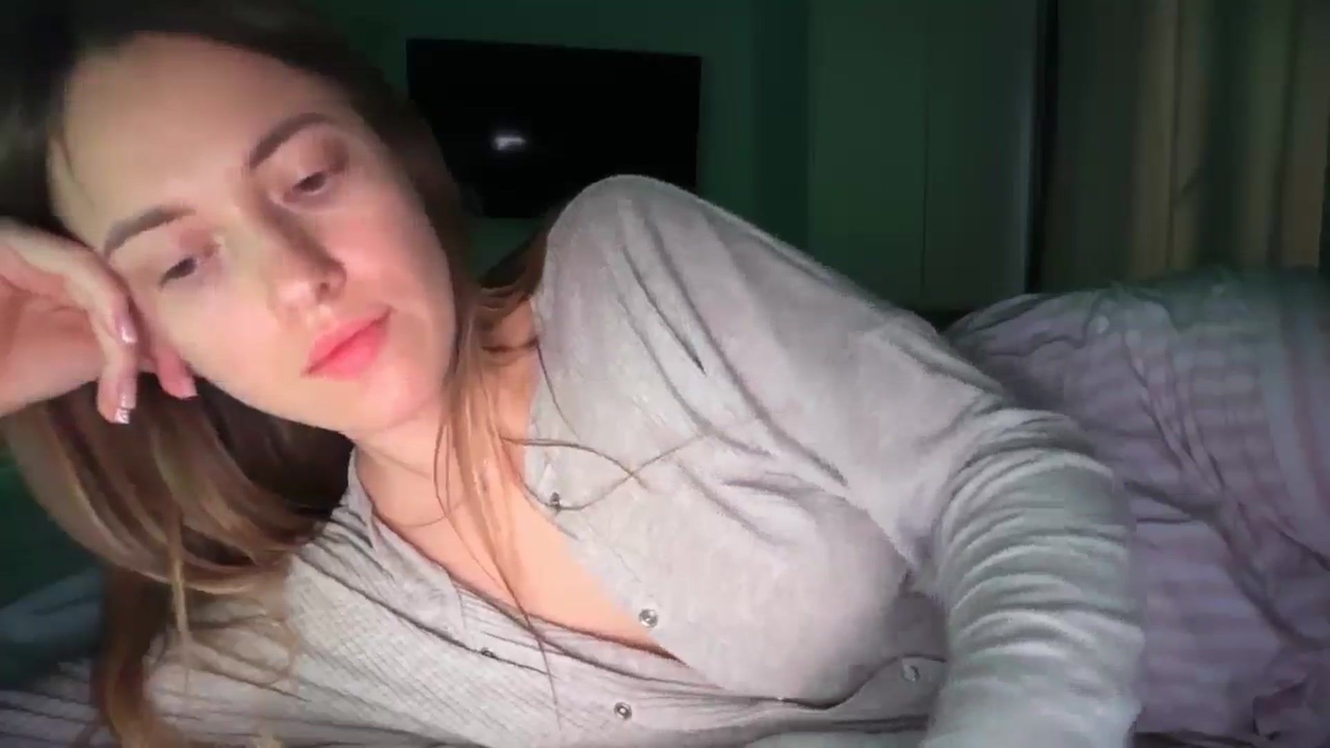 Gallery image thumbnail from SkySunFlower's myfreecams stream on, 05/05/2026, 05:51 image 9 of 20